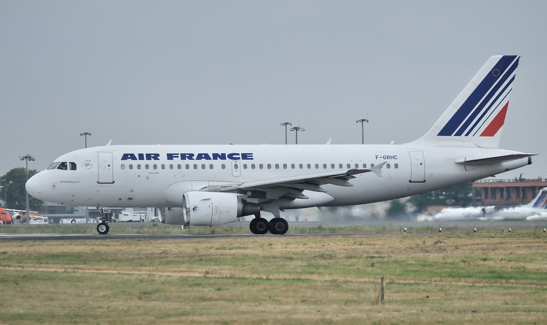 F-GRHC - Twin-engine aircraft