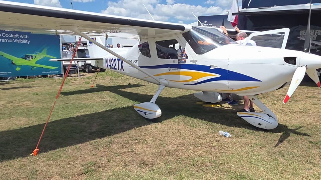 N422TX at KLAL
