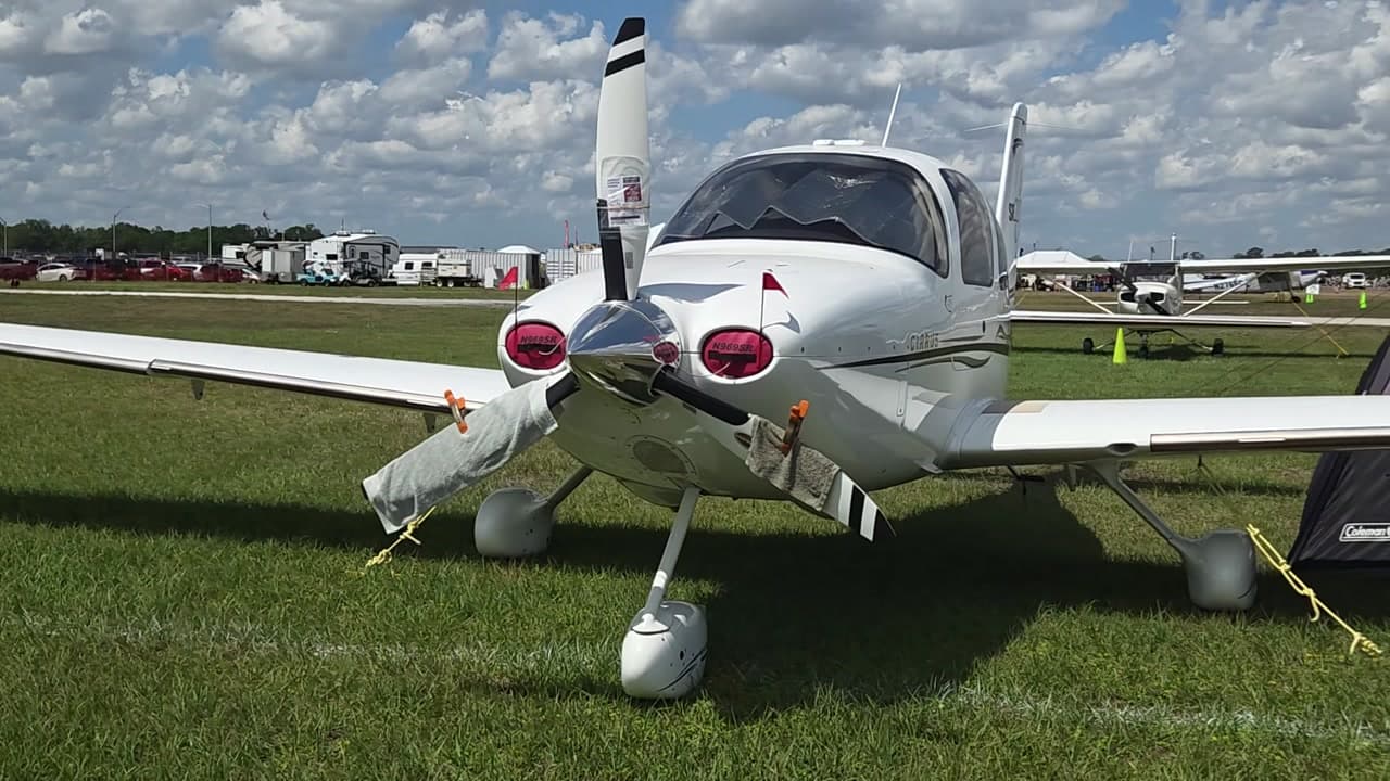 N969SR at KLAL