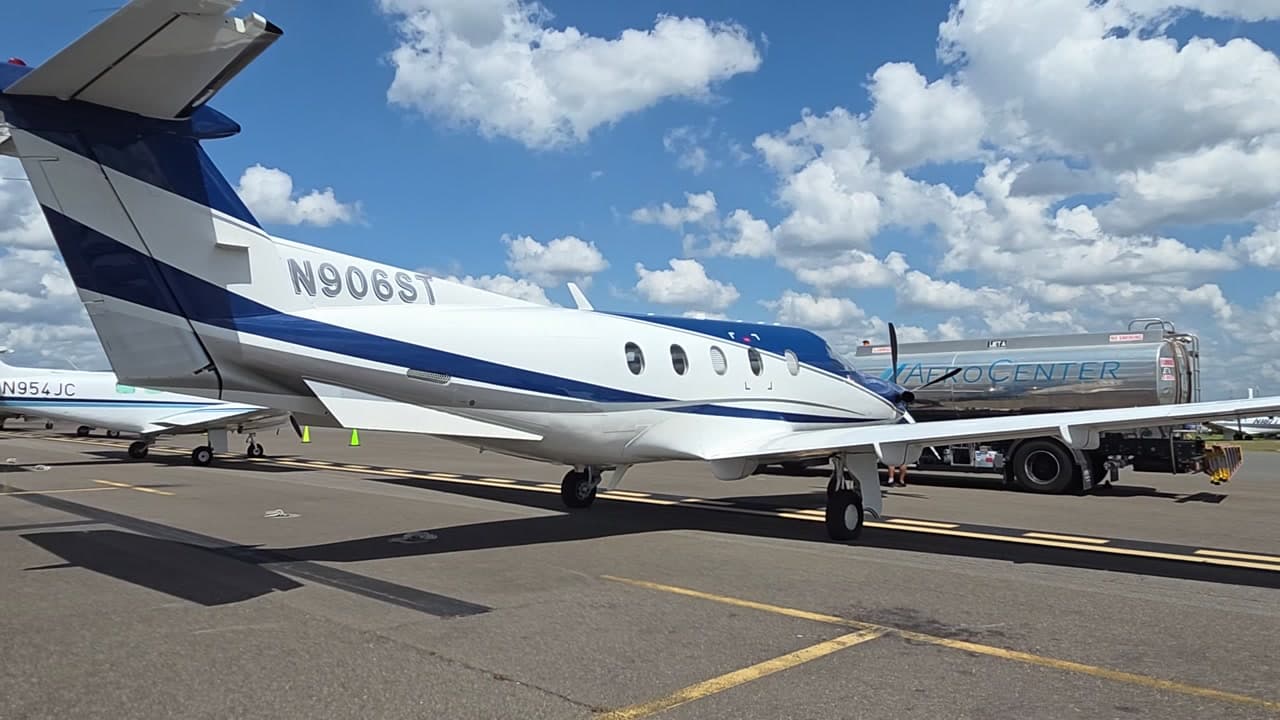 N906ST at KLAL