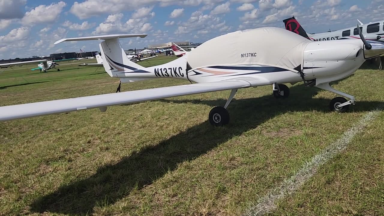 N137KC at KLAL