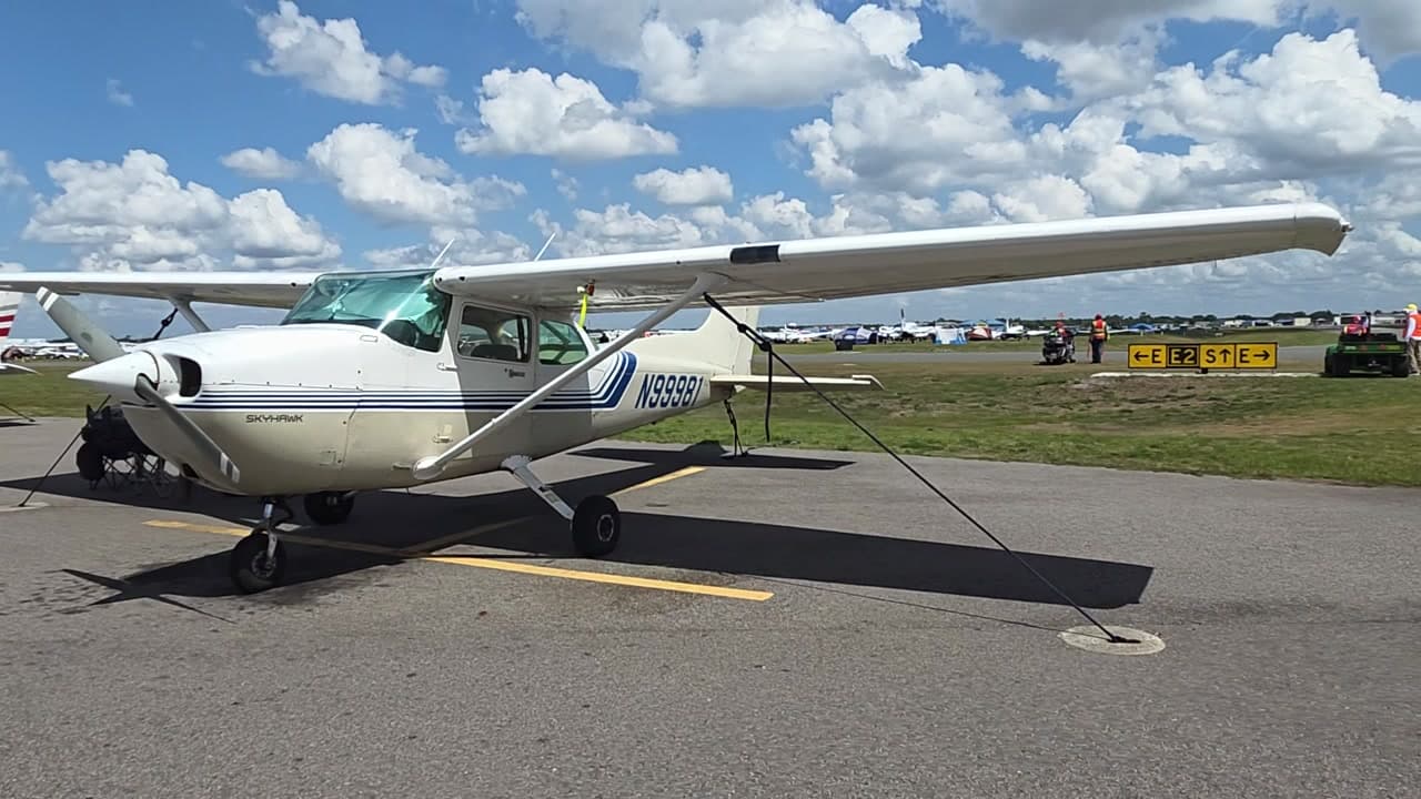 N99981 at KLAL