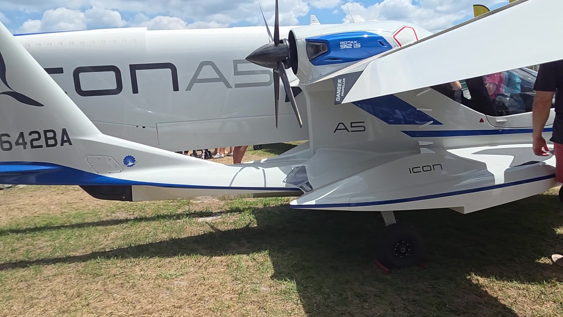 N642BA - ICON A5
