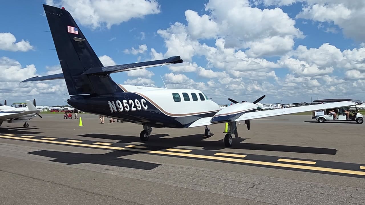 N9529C at KLAL