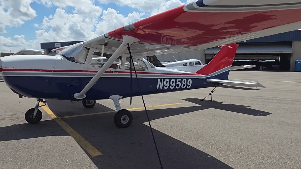 N99589 at KLAL