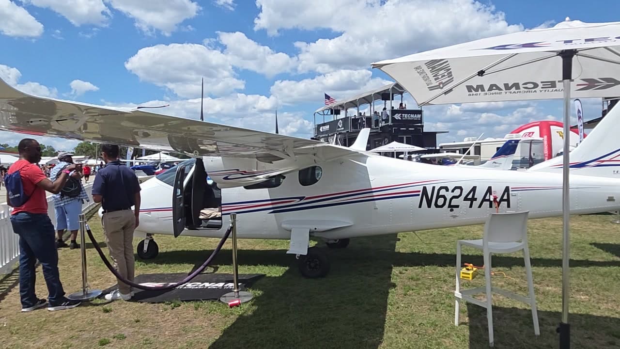 N624AA at KLAL