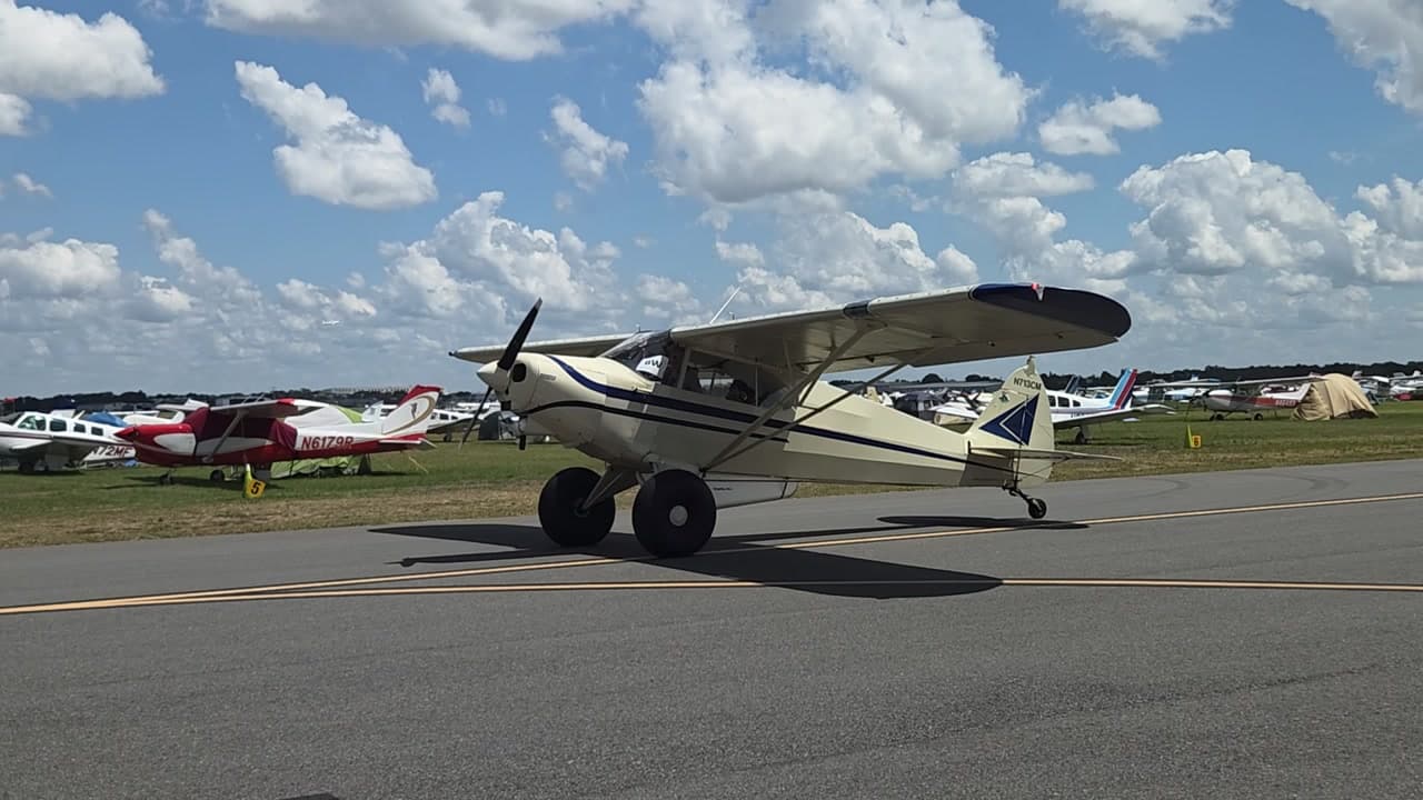N713CM at KLAL