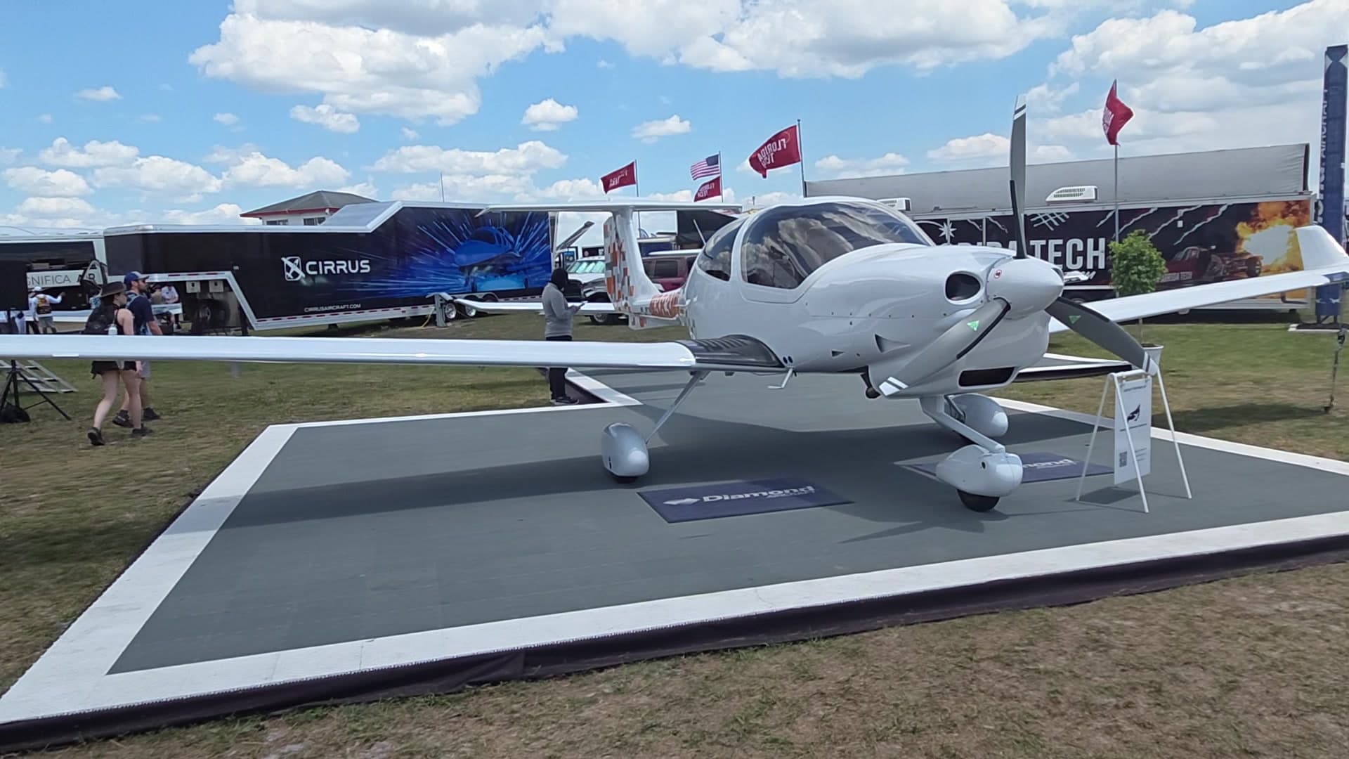 N383ME - Diamond DA50 RG