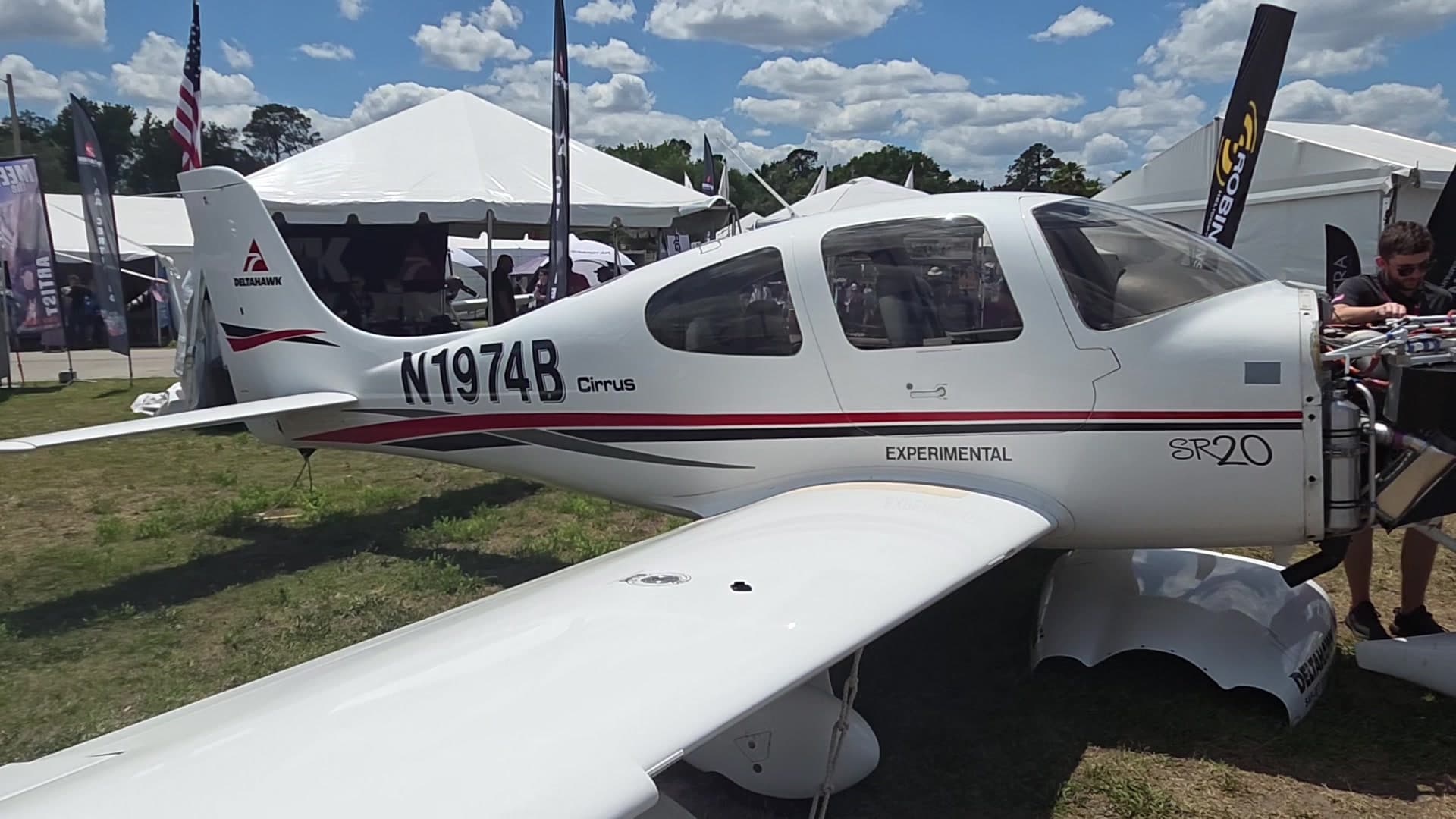 N1974B - Cirrus SR20