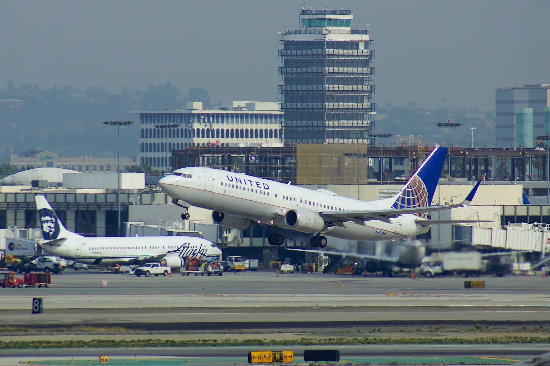 N17229 — Twin-engine aircraft