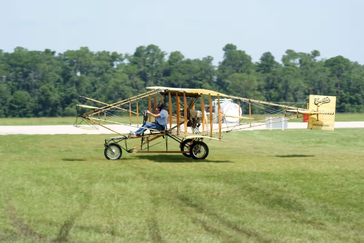 Unidentified — Aircraft