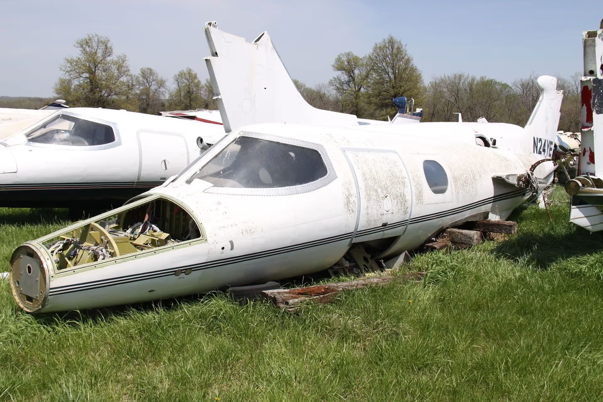 N24YE — Business jet