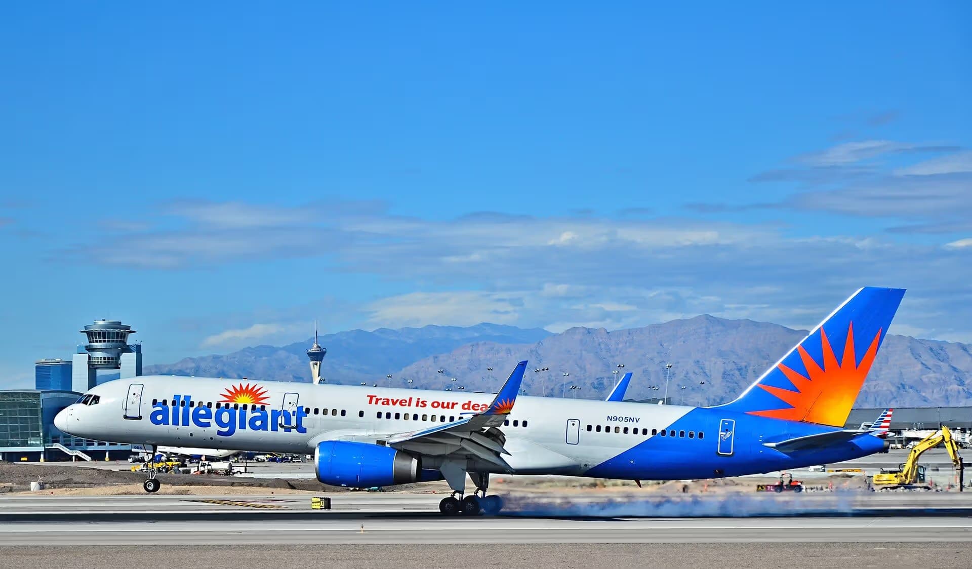 N905NV — Twin-engine aircraft