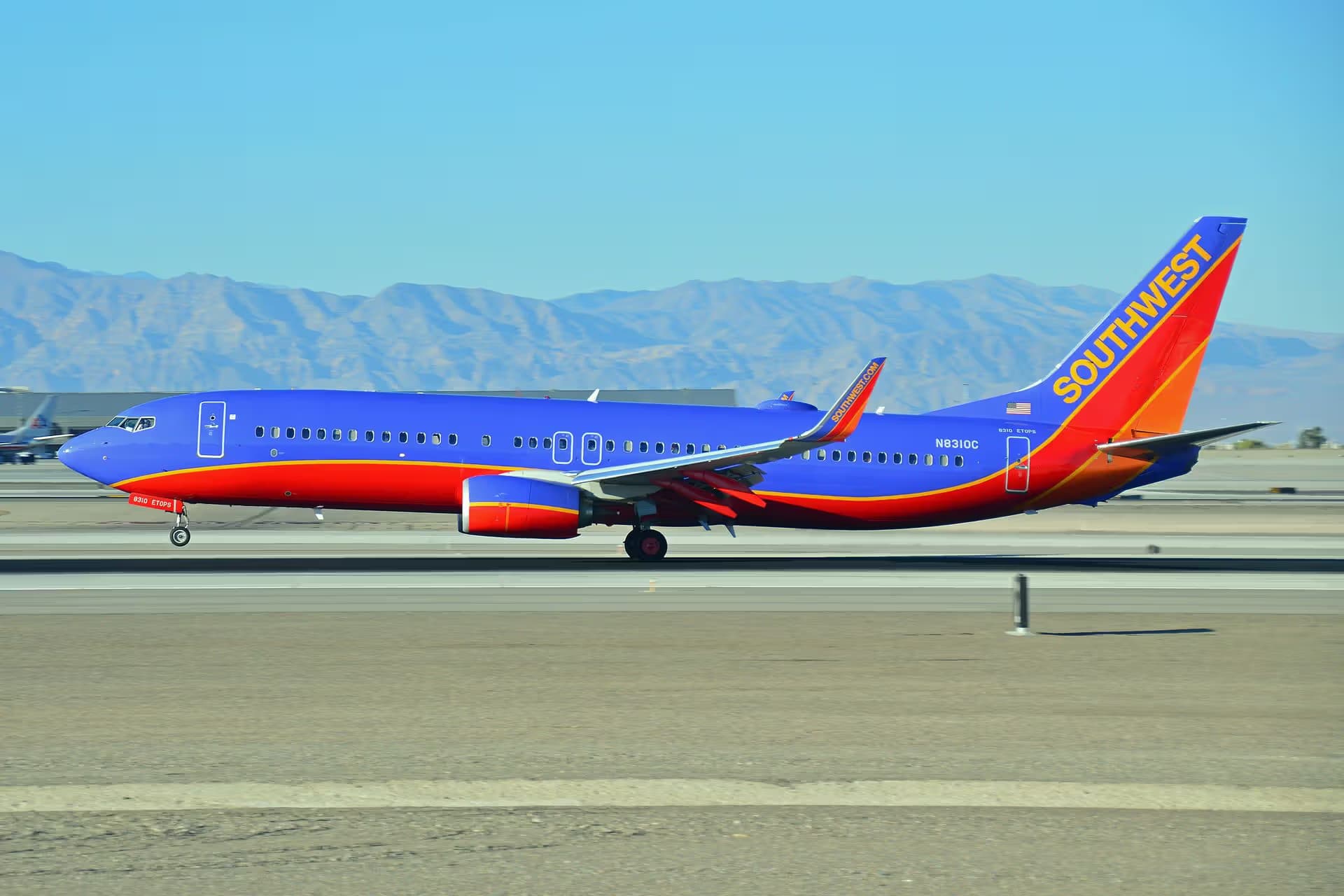 N8310C — Boeing