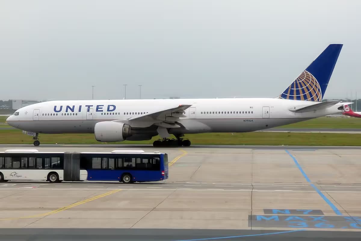N792UA — Boeing