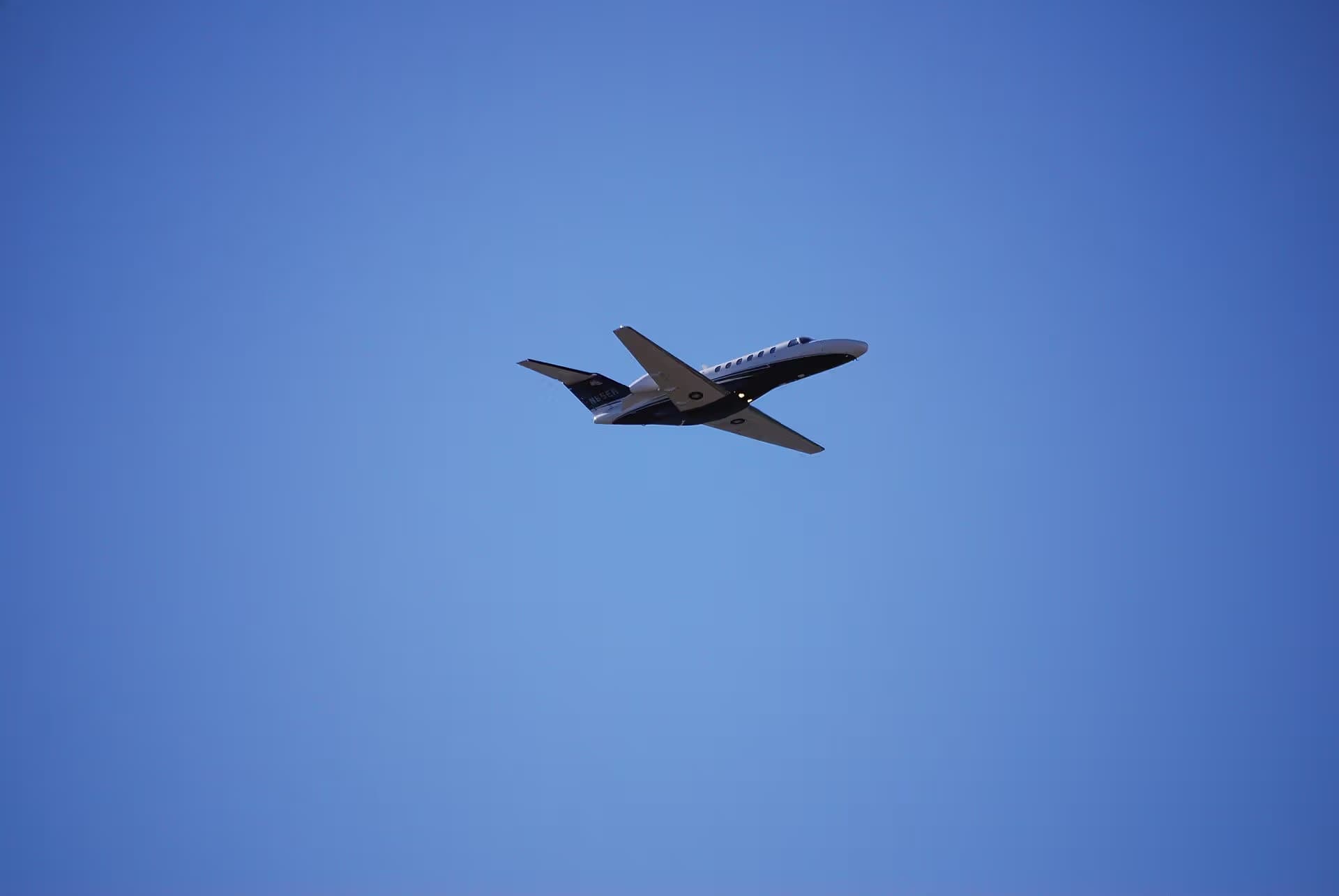 N85ER — Business jet