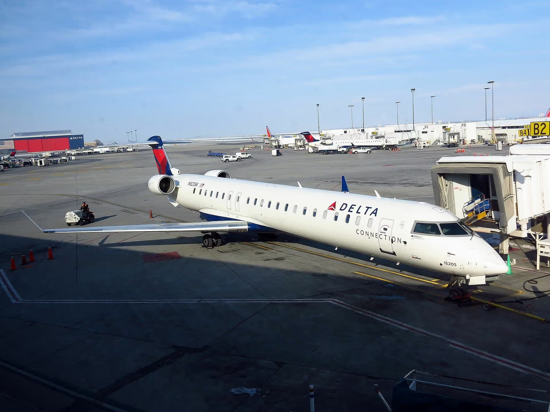 N823SK — Bombardier
