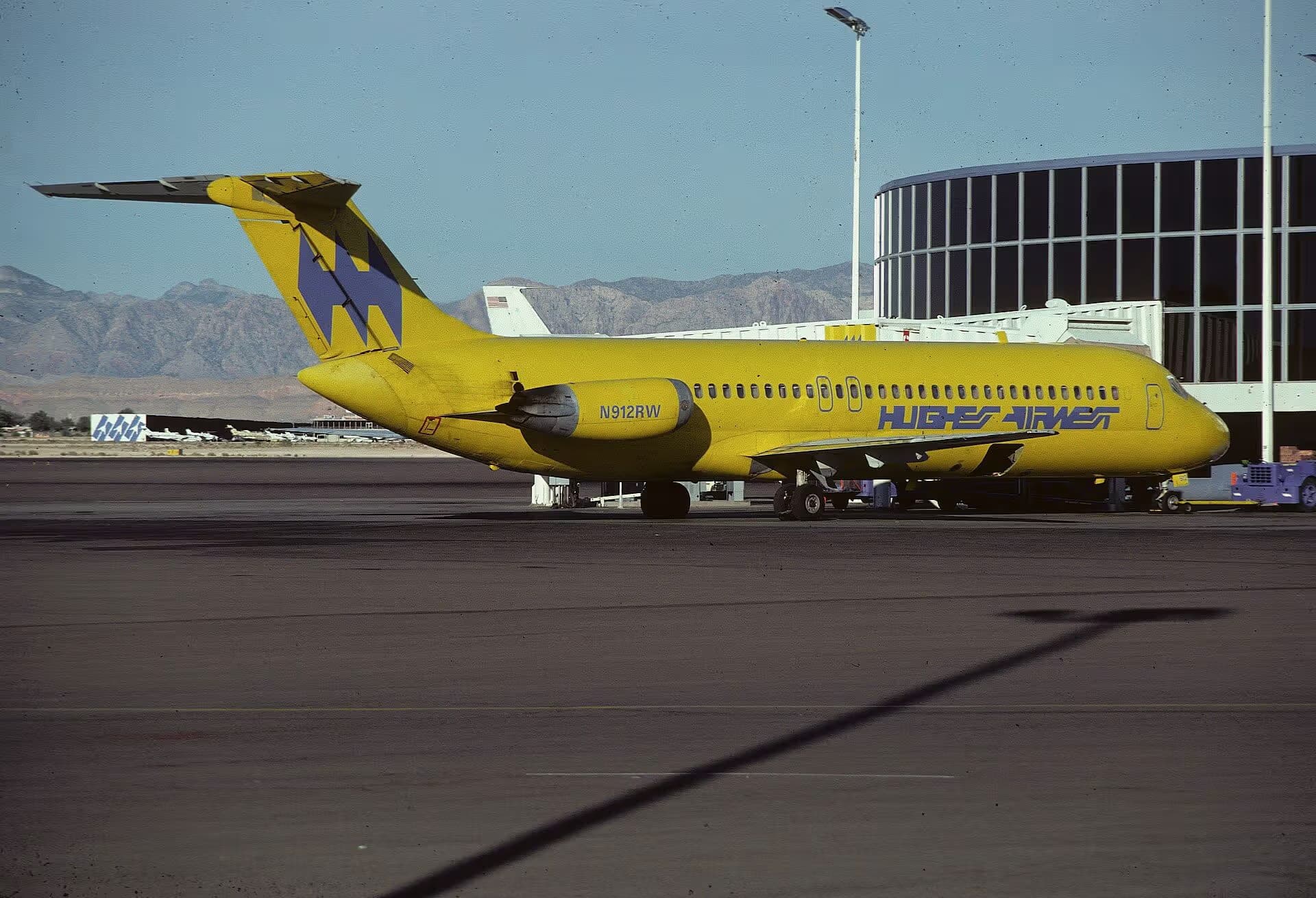 N912RW — Twin-engine aircraft