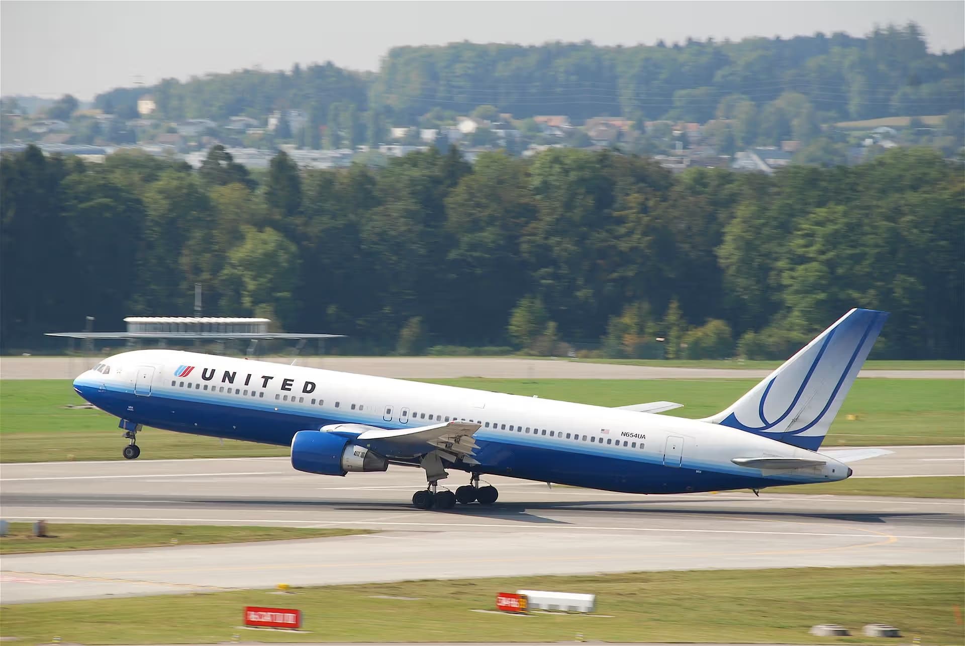 N654UA — Boeing