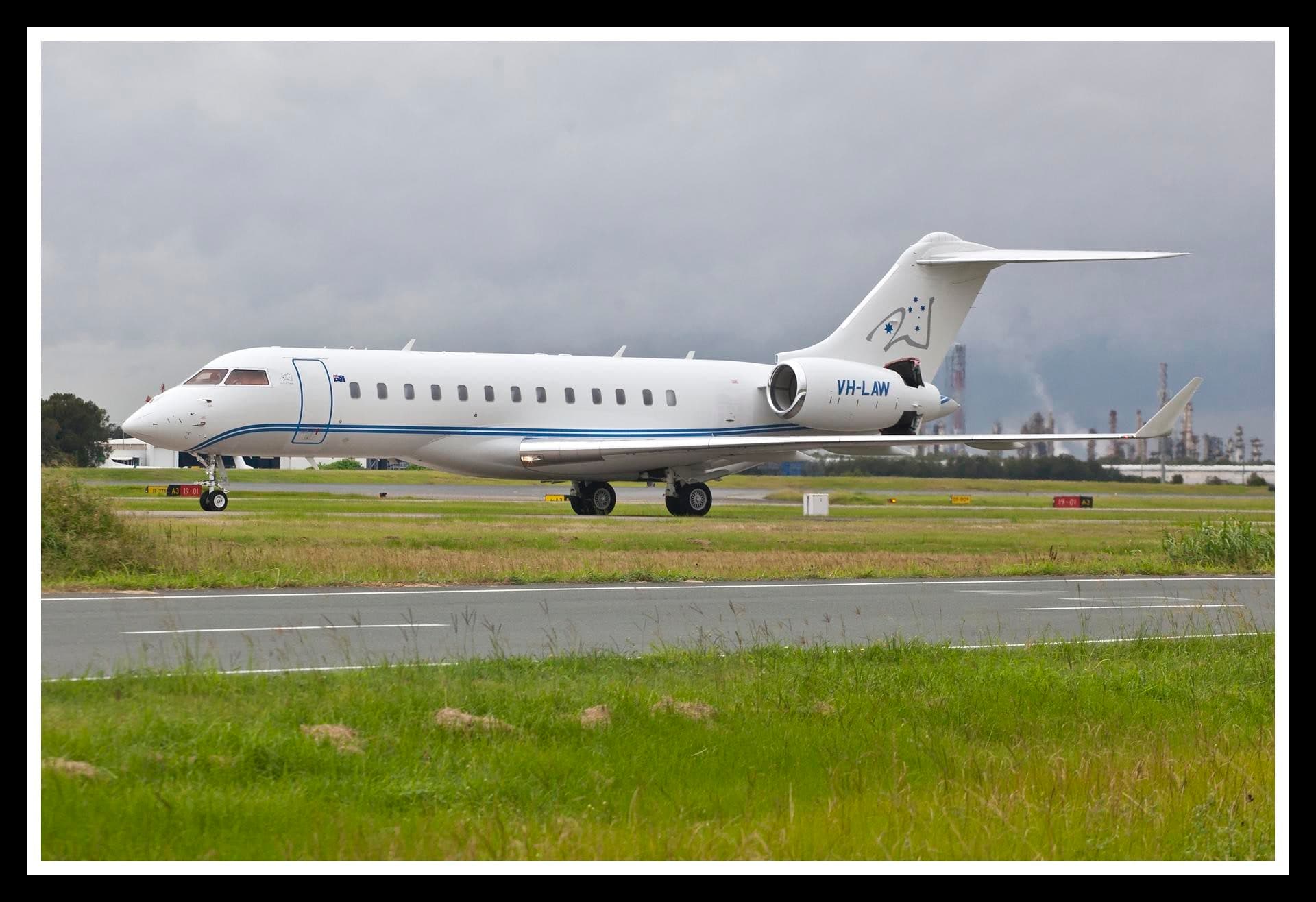 VH-LAW — Business jet
