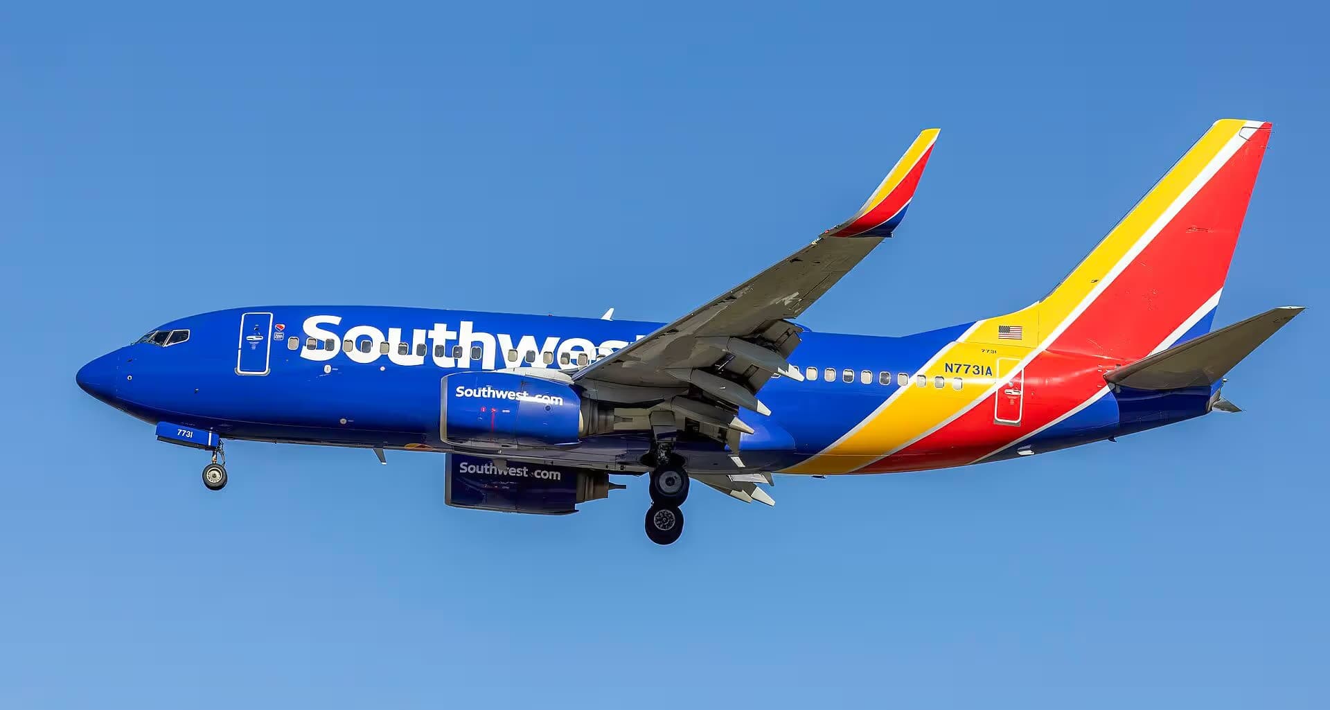 N7731A — Twin-engine aircraft