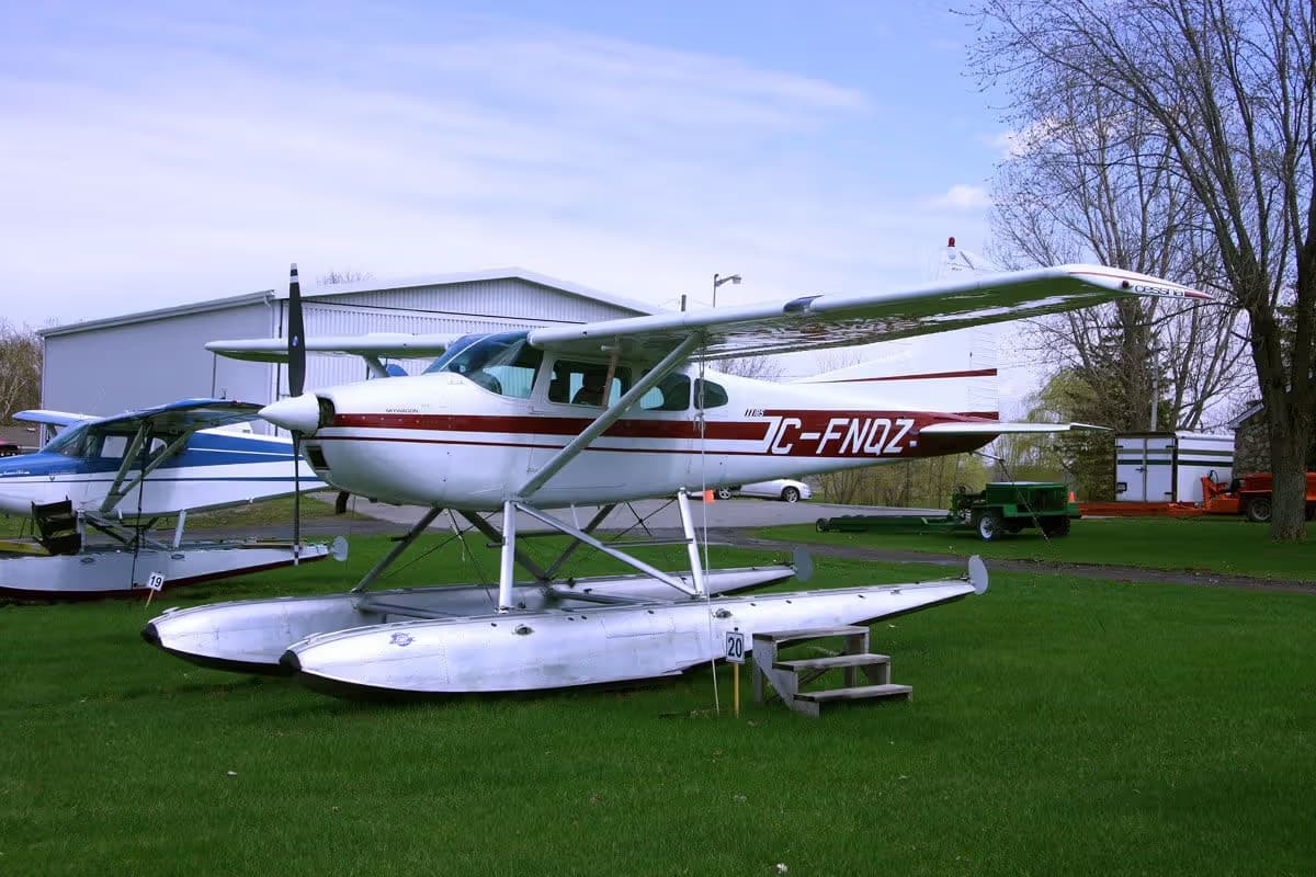 C-FNQZ — Cessna