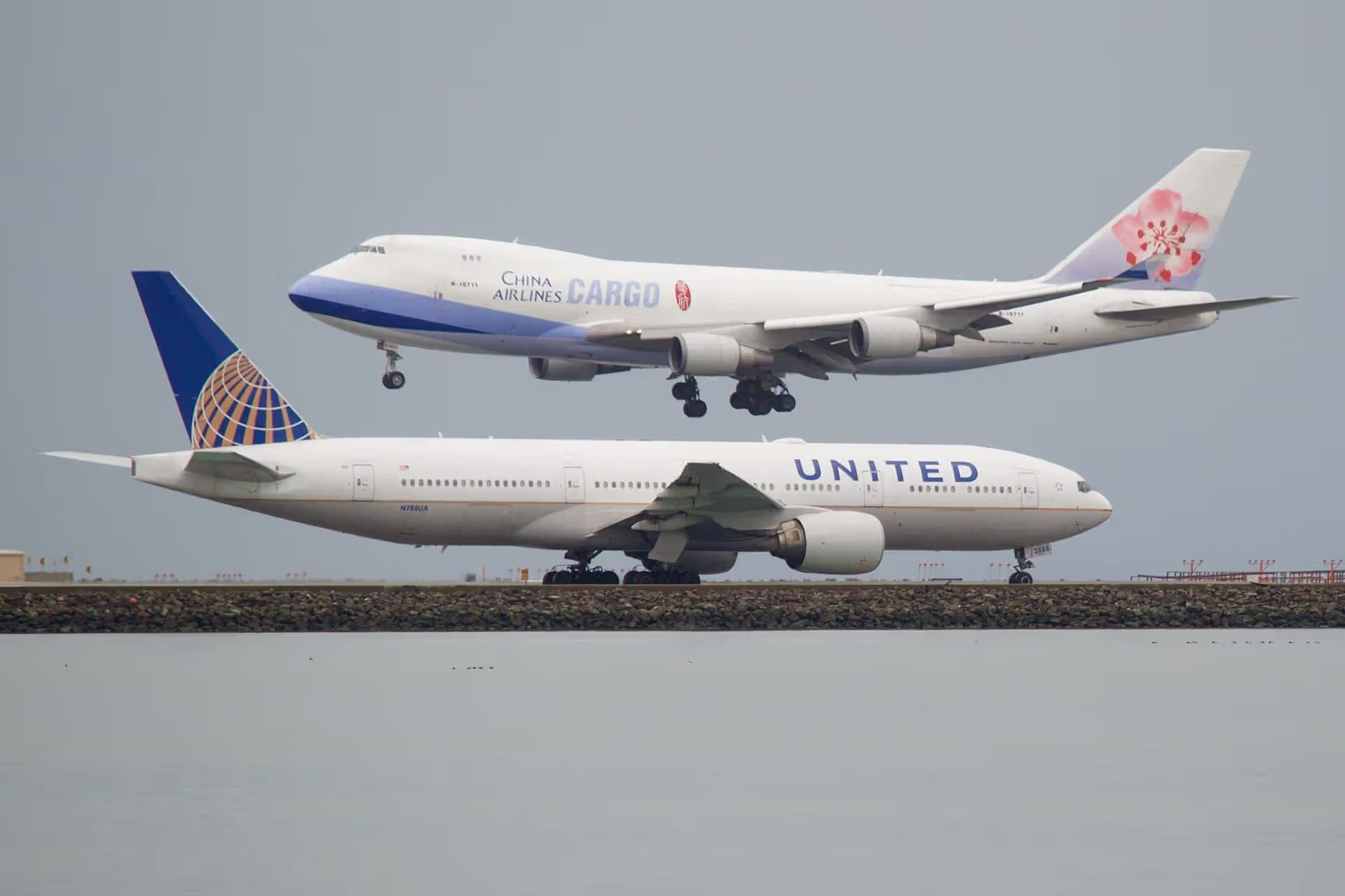 N788UA — Boeing