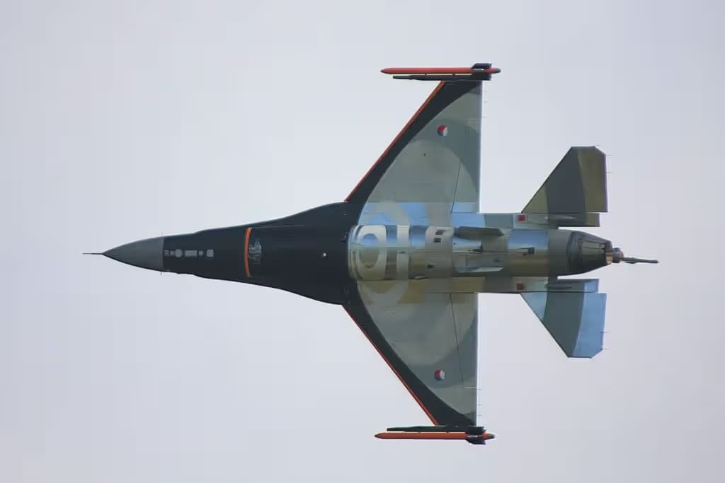 Unidentified — Single-engine aircraft