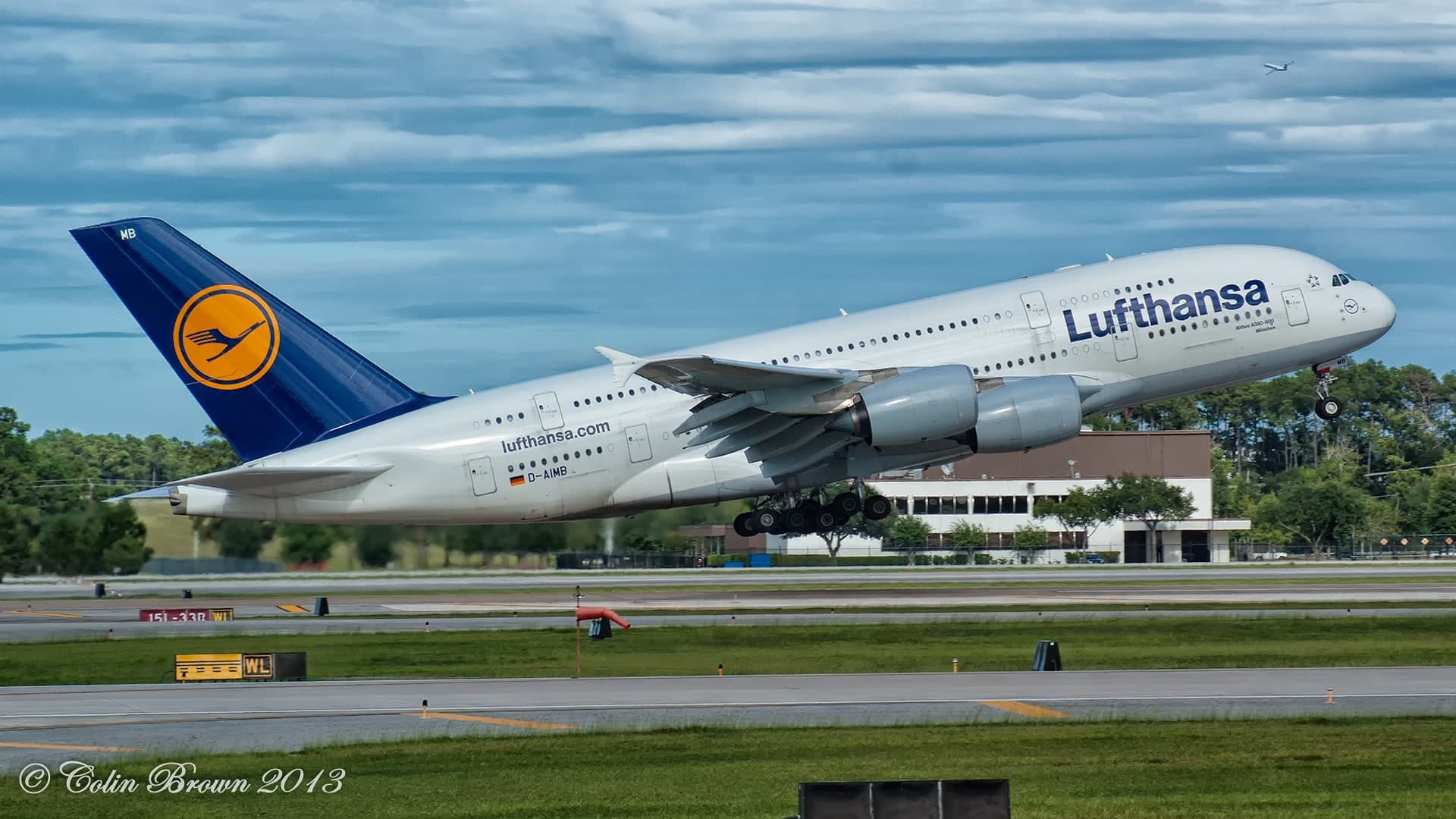 D-AIMB — Airbus
