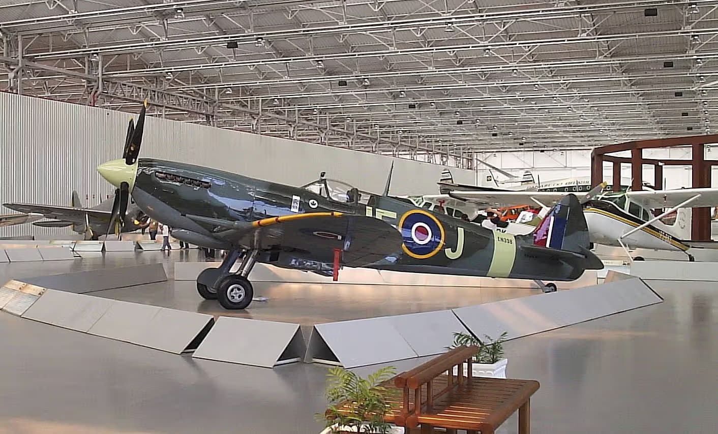 Unidentified — Warbird