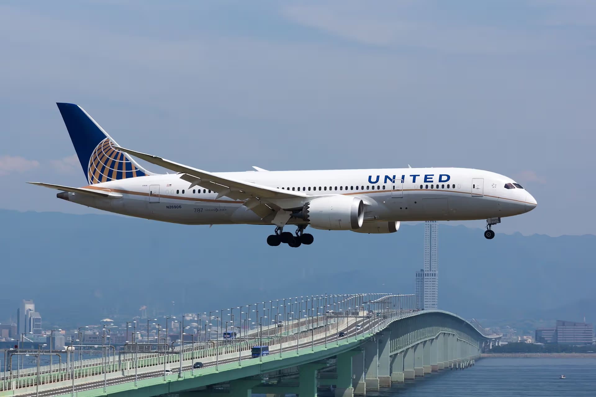 N26906 — Twin-engine aircraft