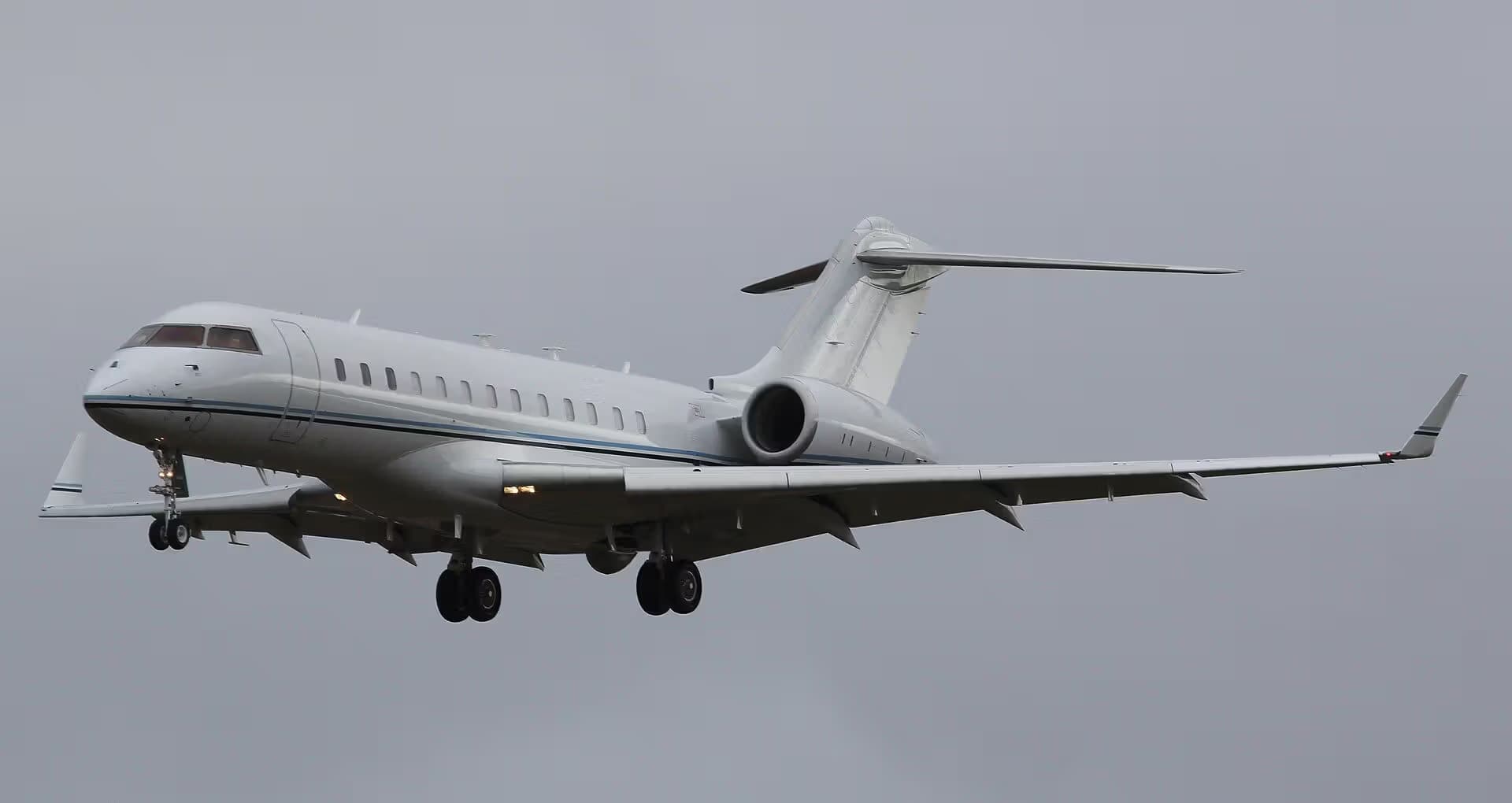 Unidentified — Business jet