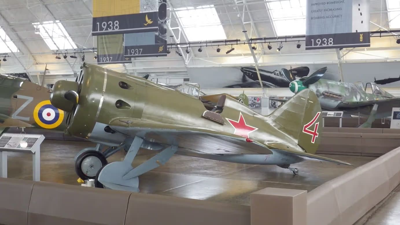 Unidentified — Single-engine aircraft