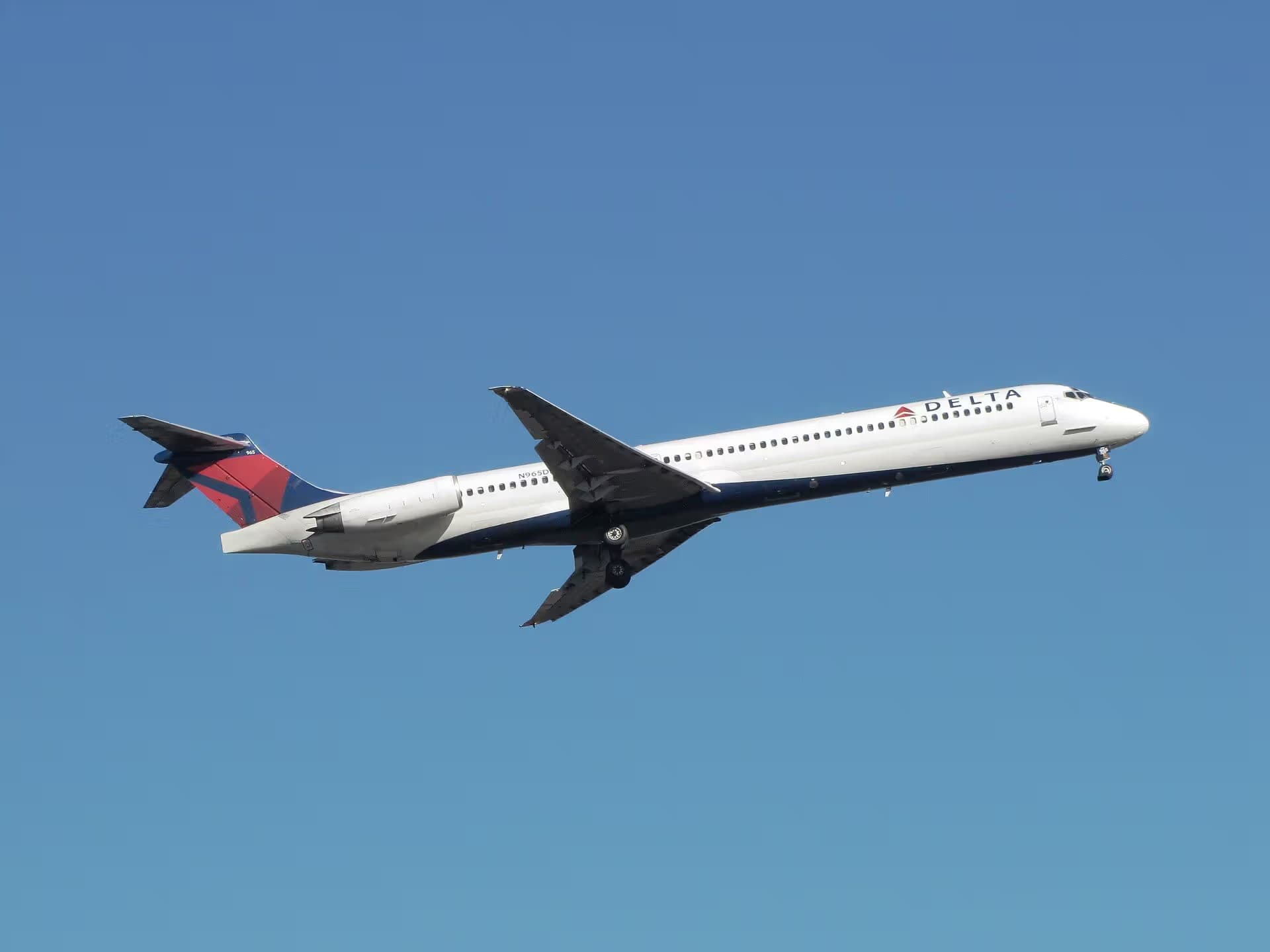 N965DL — Twin-engine aircraft