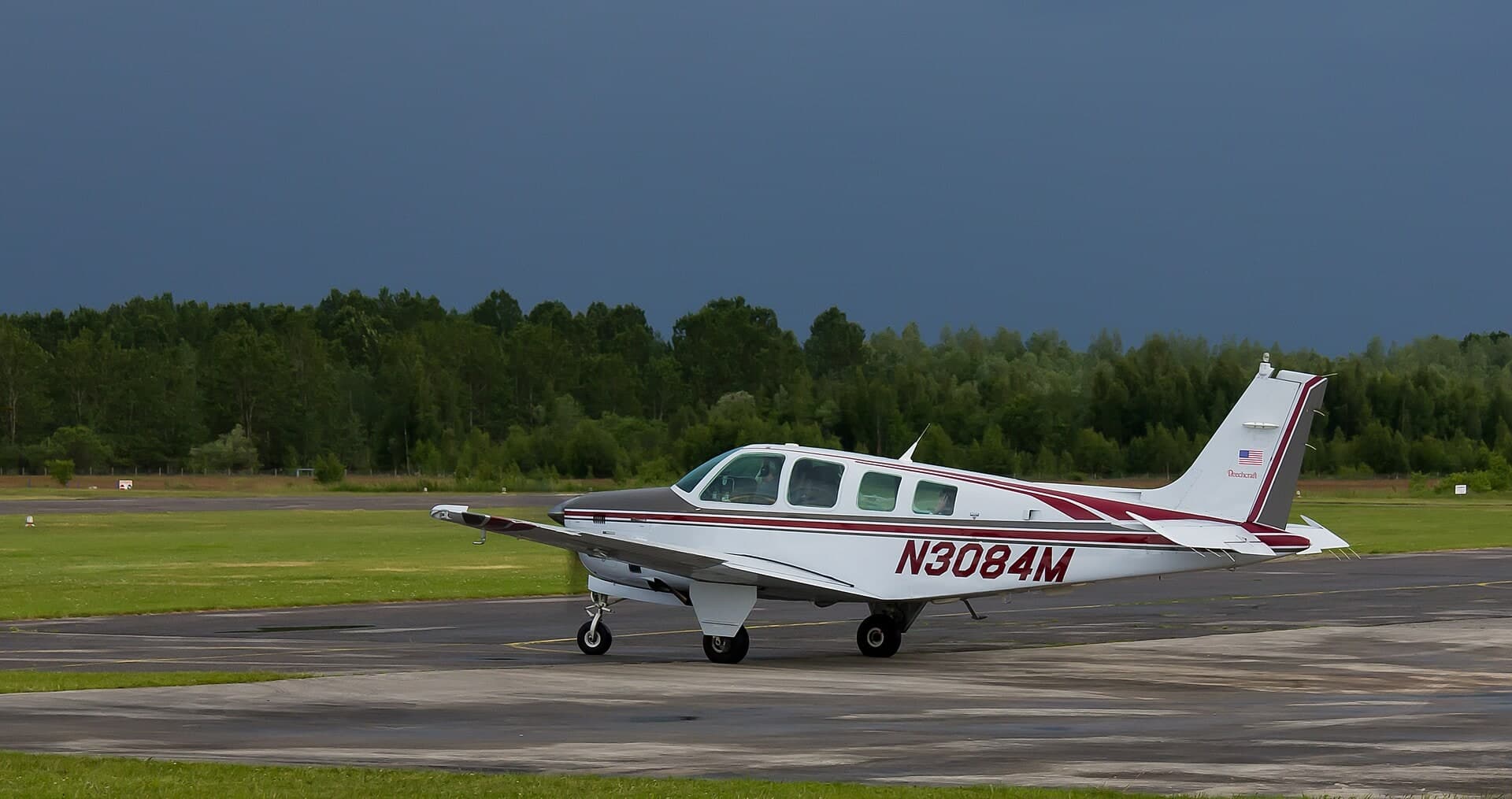 N3084M — Beechcraft