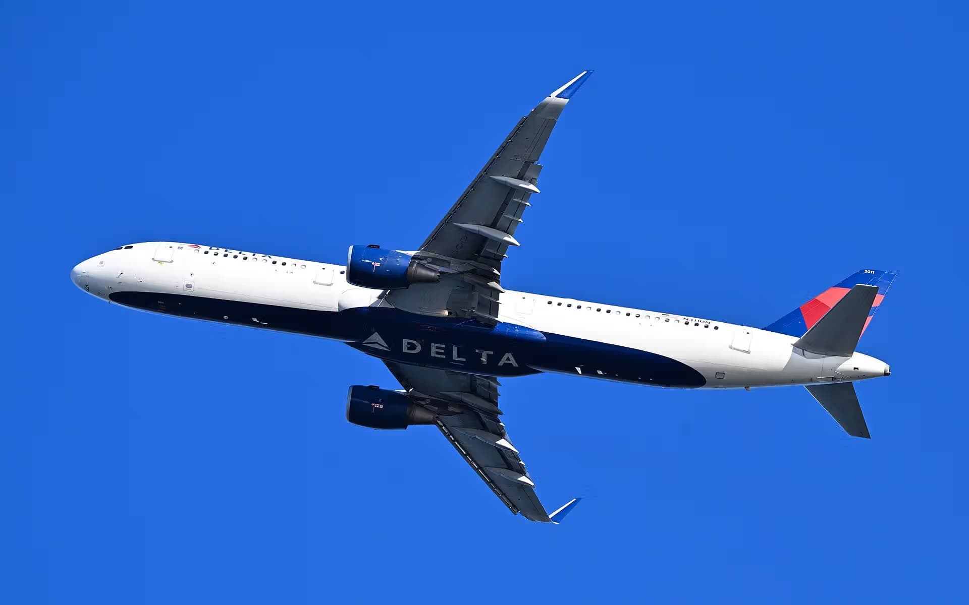 N311DN — Twin-engine aircraft