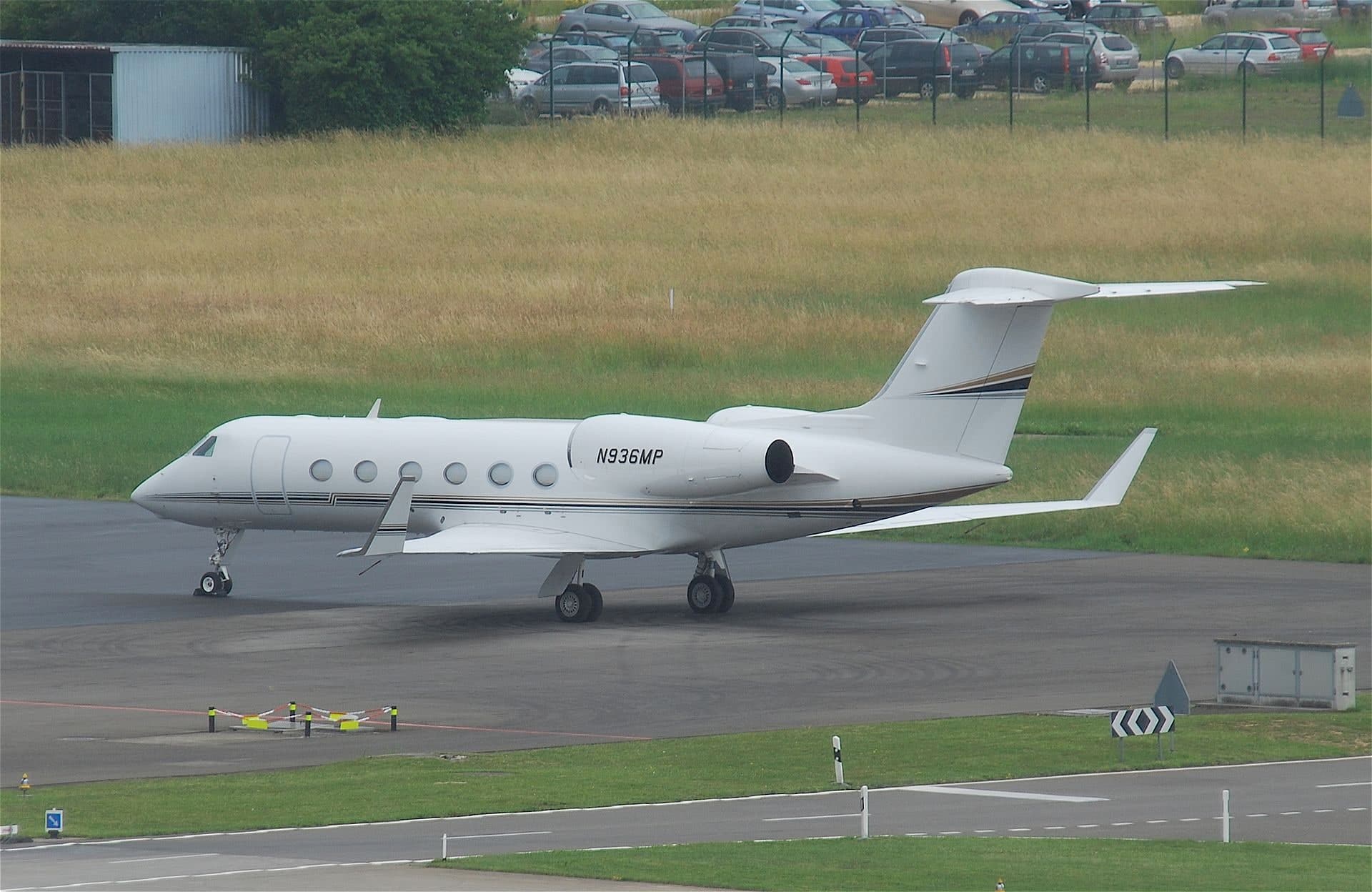 N936MP — Business jet