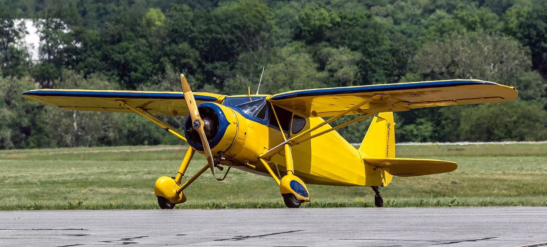 Unidentified — Single-engine aircraft