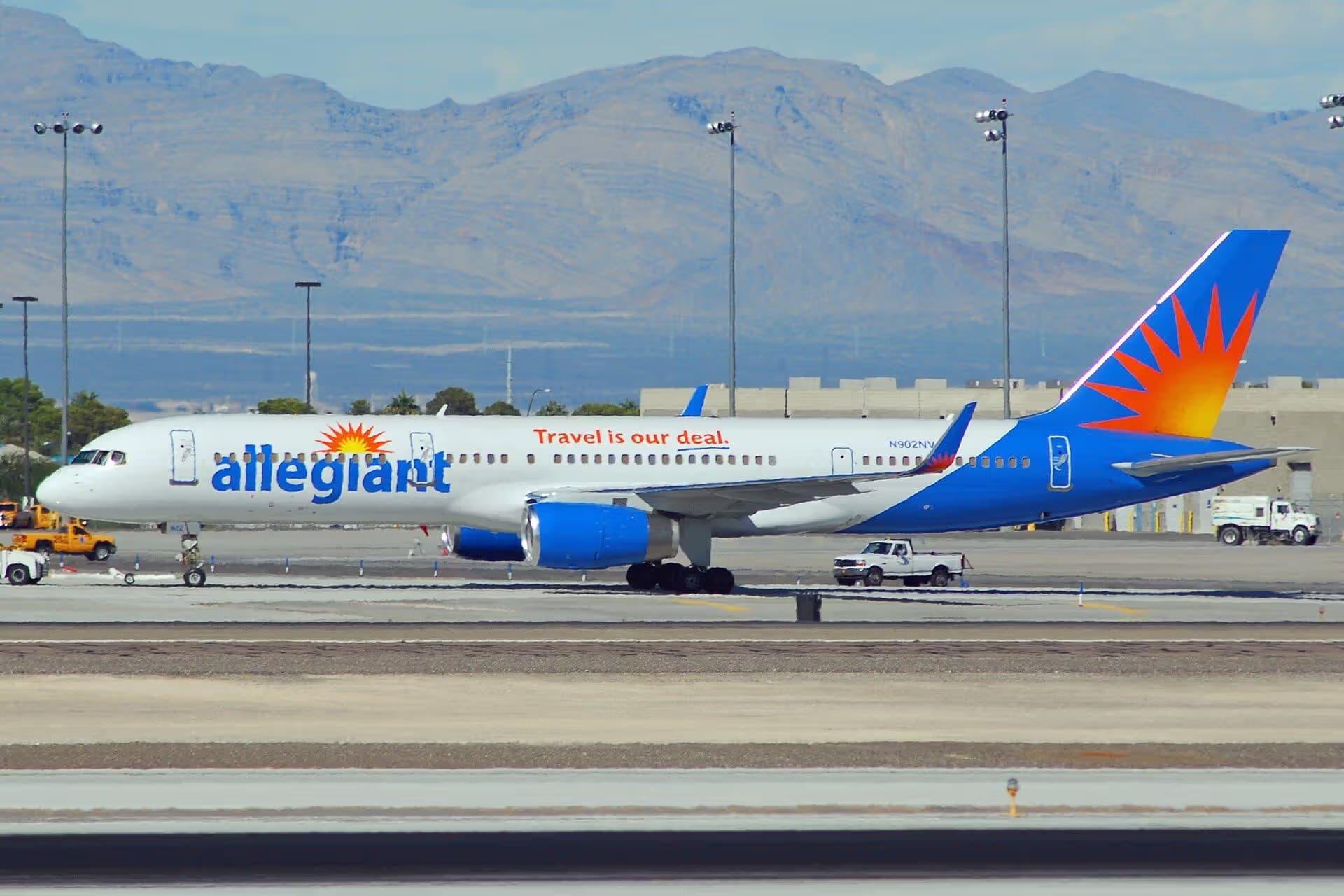 N902NV — Twin-engine aircraft