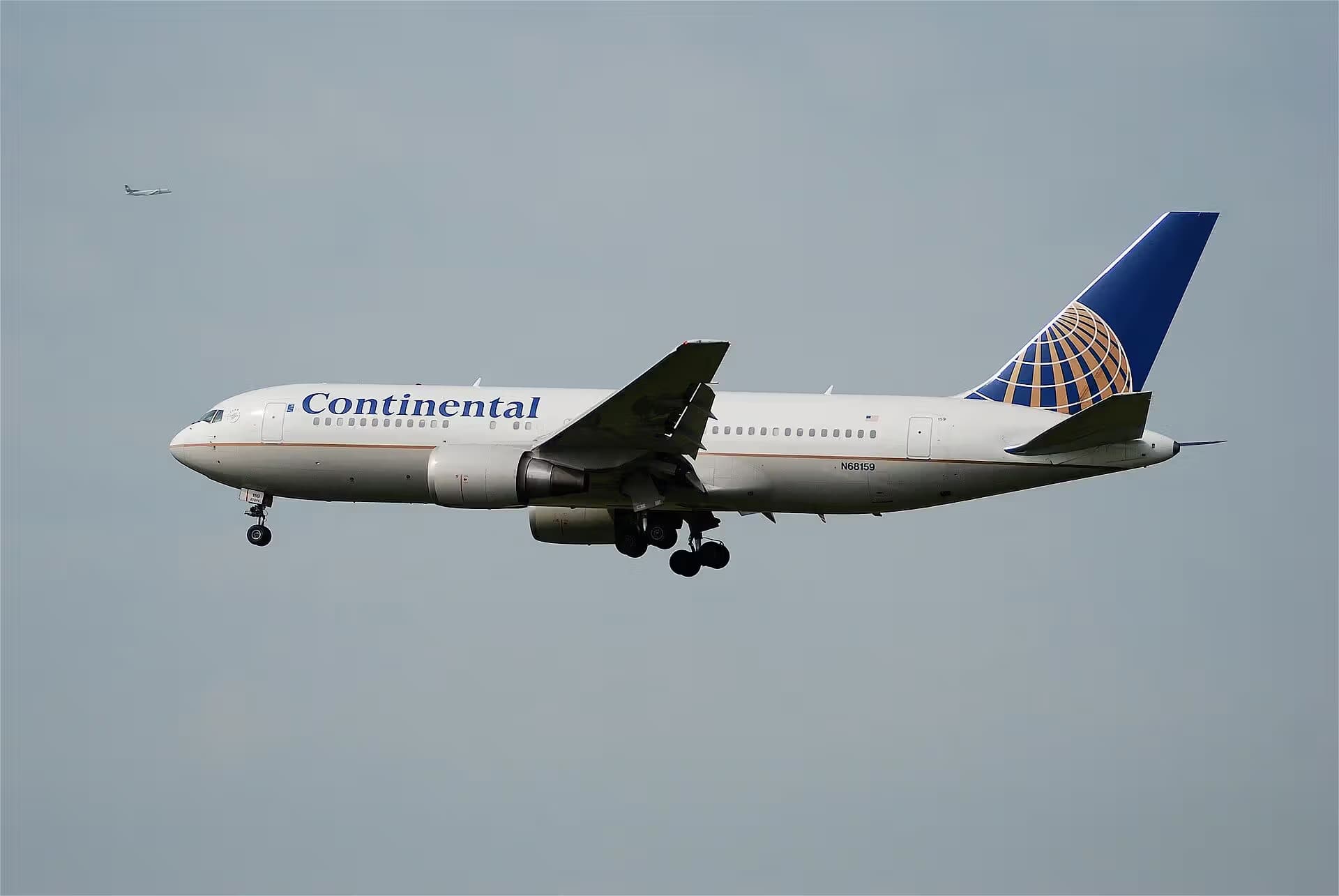N68159 — Twin-engine aircraft