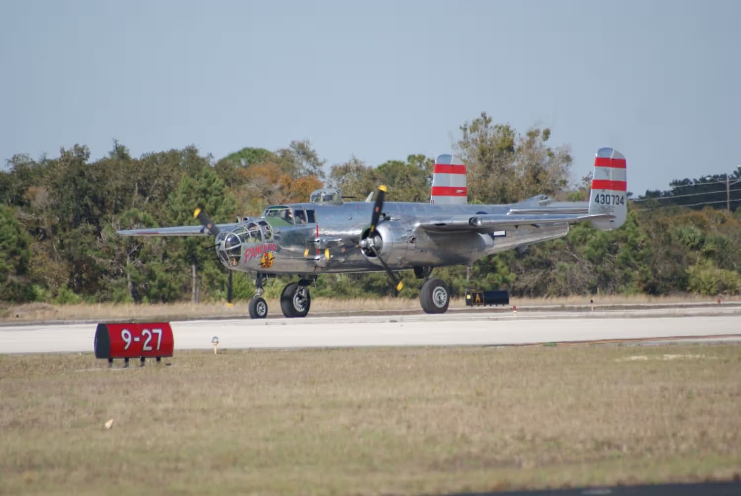 Unidentified — Twin-engine aircraft
