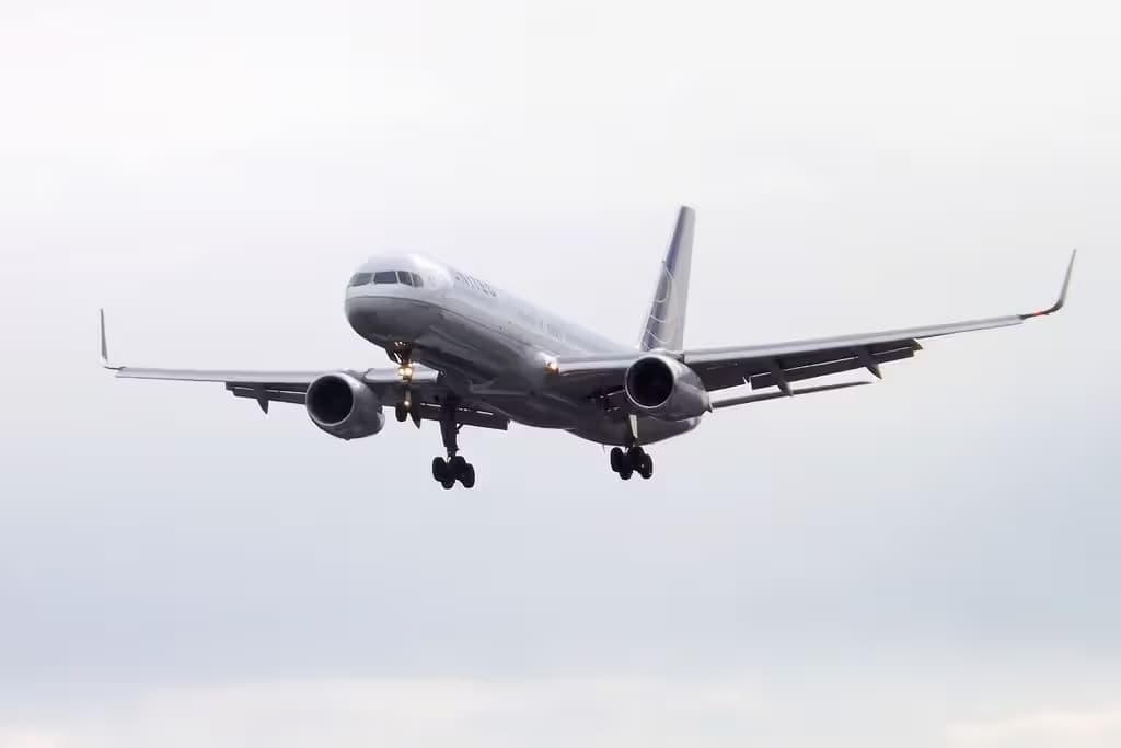 N14106 — Twin-engine aircraft