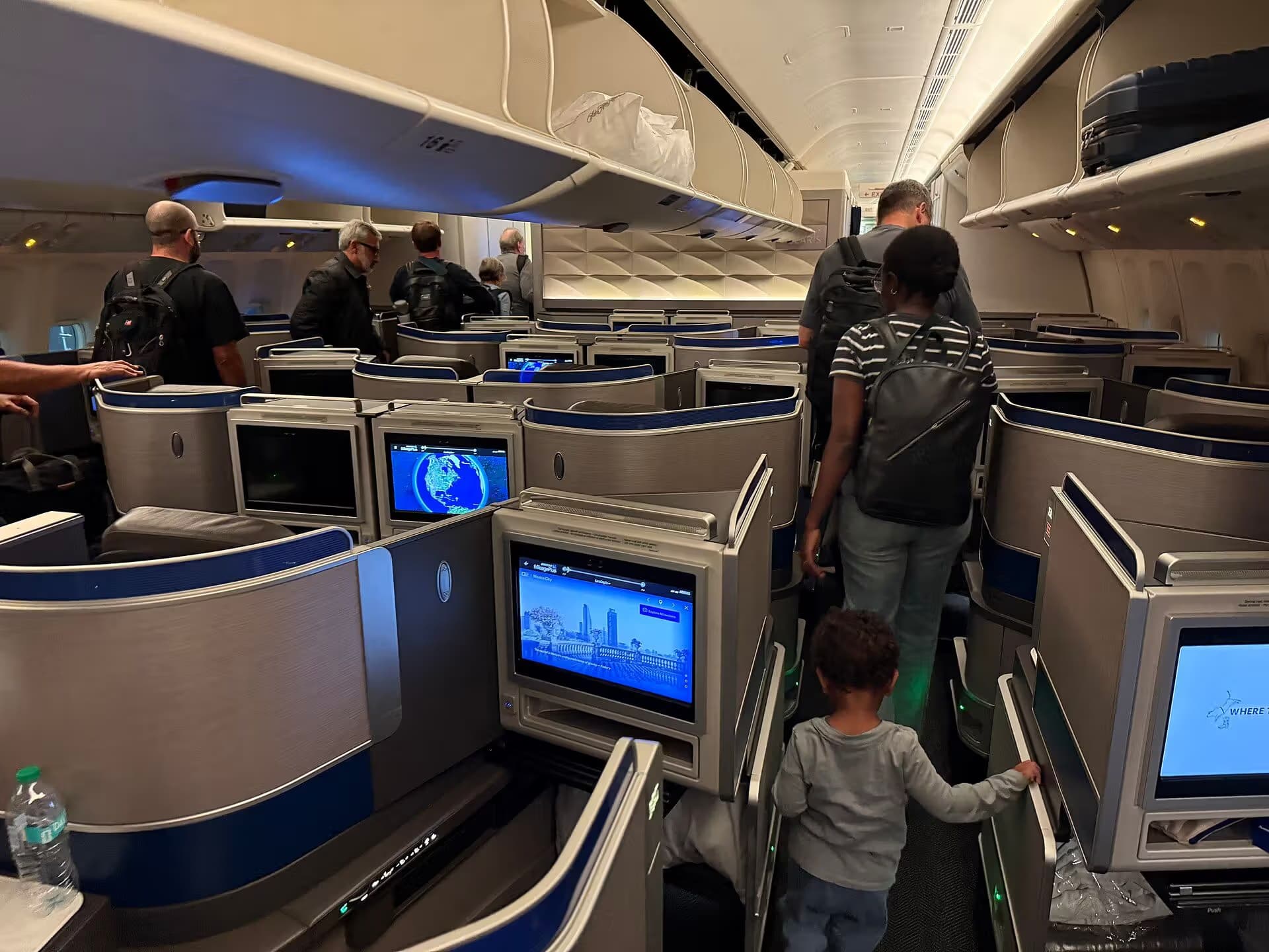 N2747U — Aircraft at Newark Liberty International Airport