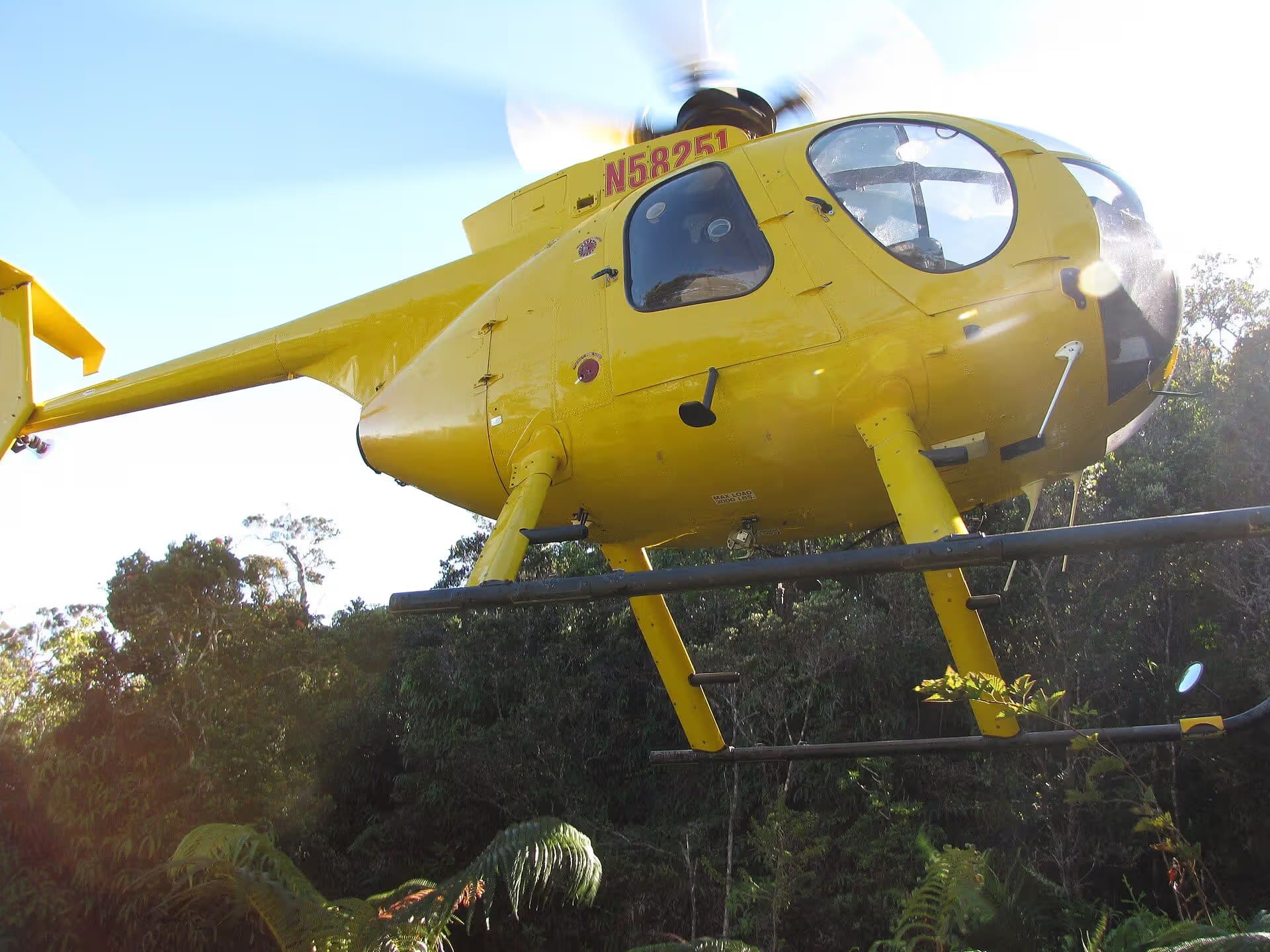 N58251 — Helicopter