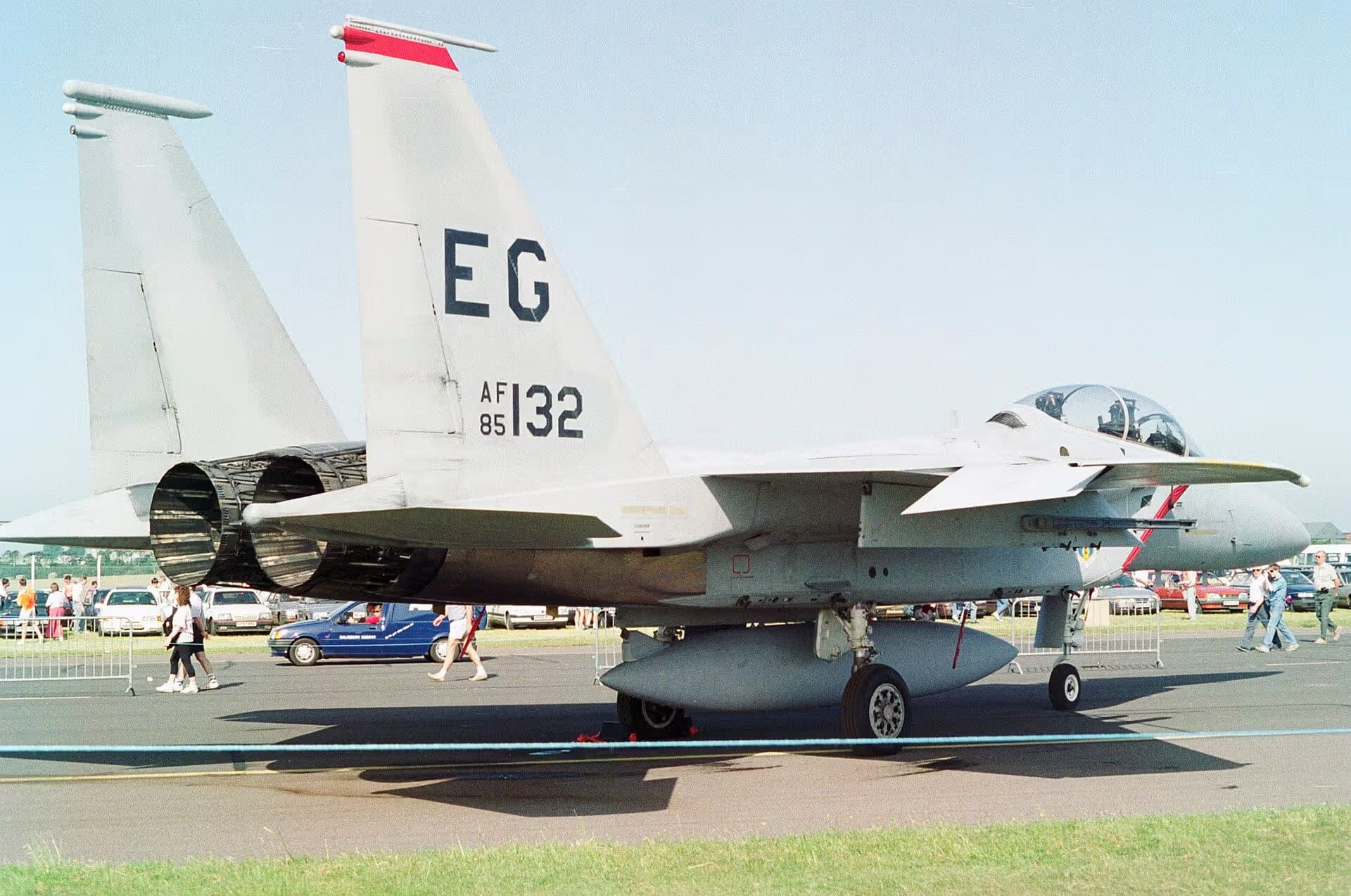 Unidentified — Twin-engine aircraft