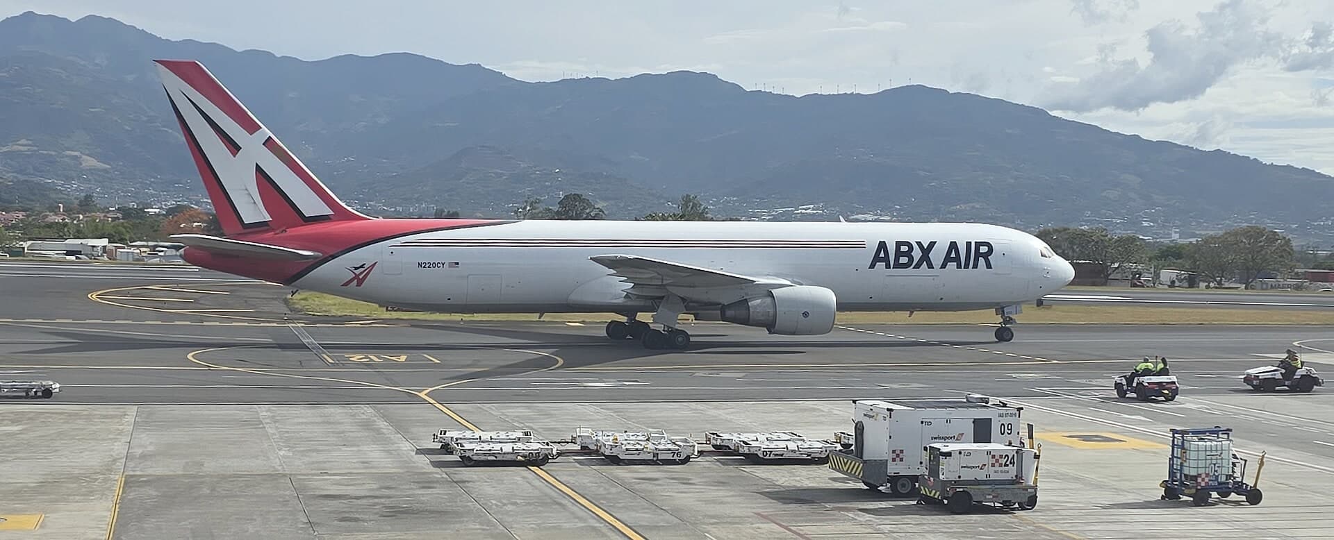 N220CY — Boeing