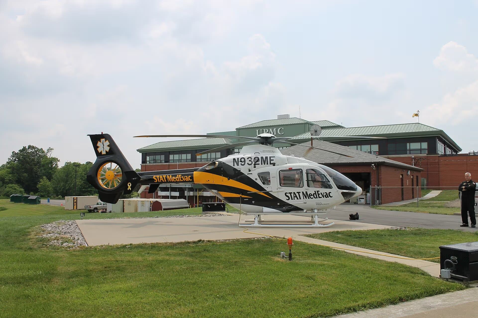 N932ME — Helicopter