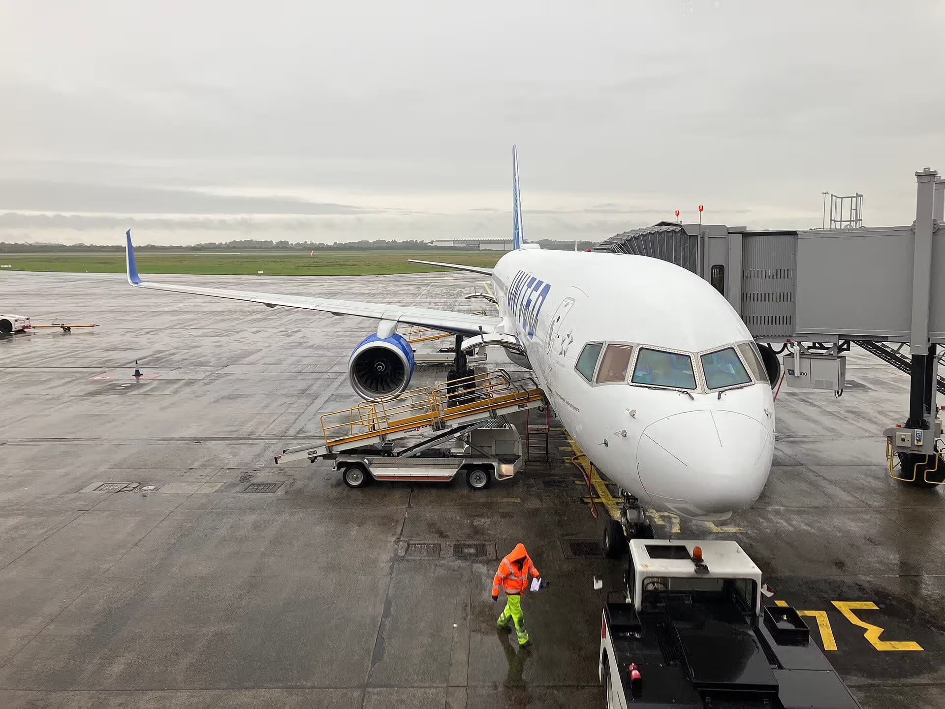 N18112 — Twin-engine aircraft