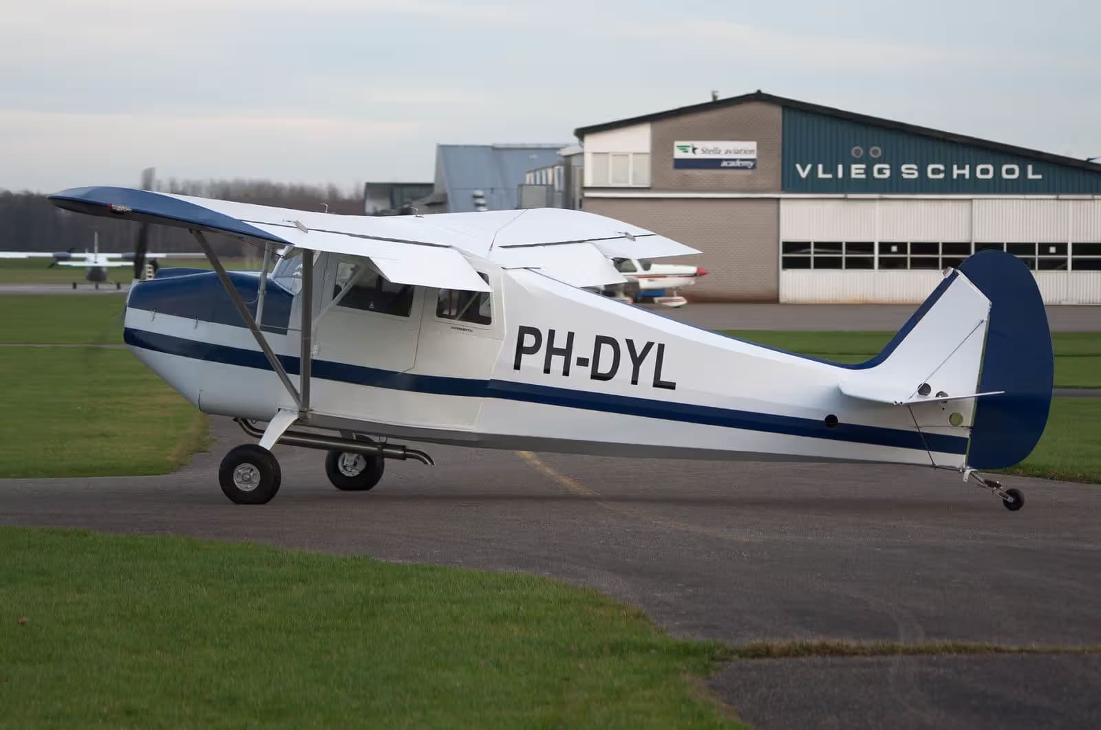 PH-DYL — Aircraft