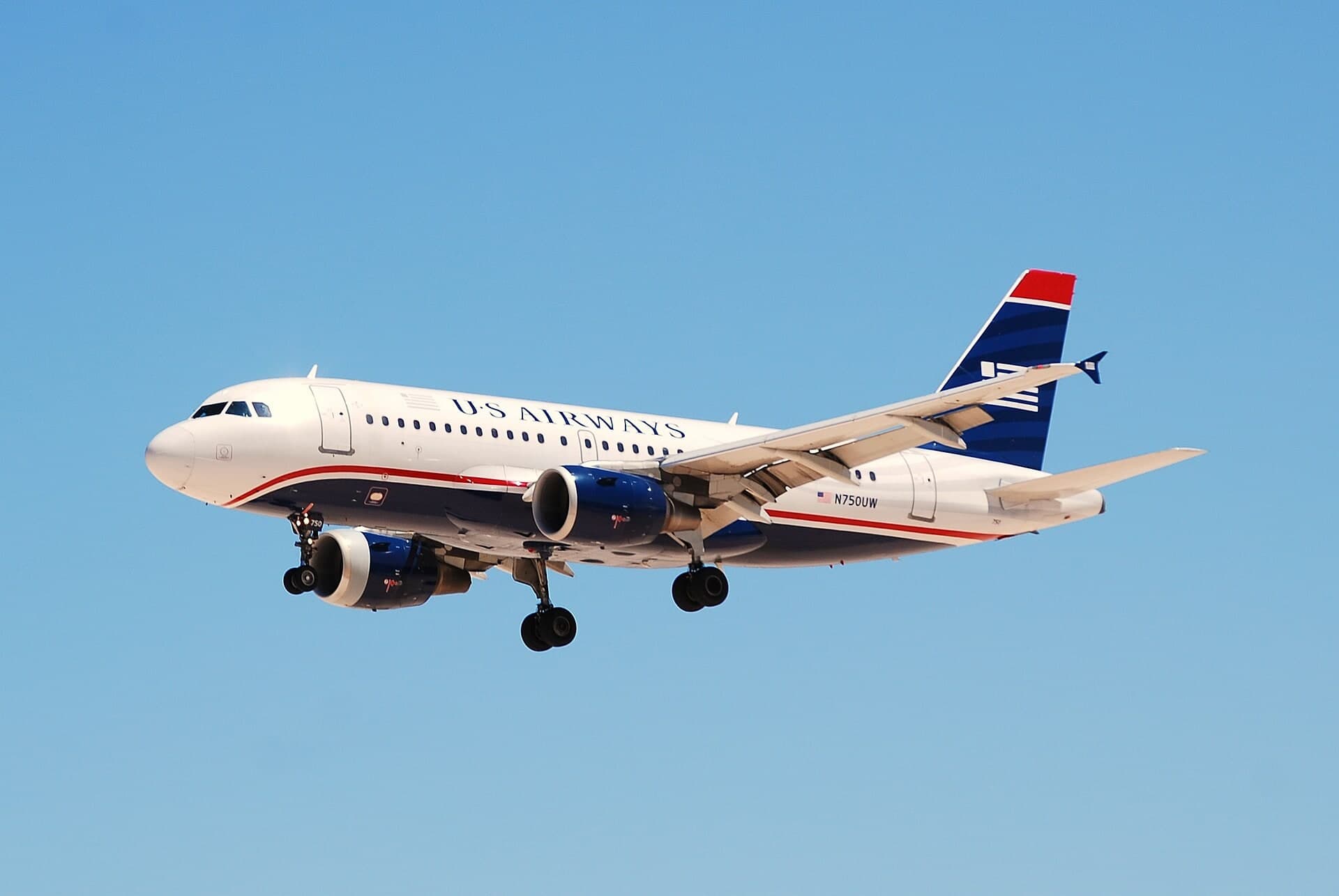 N750UW — Twin-engine aircraft